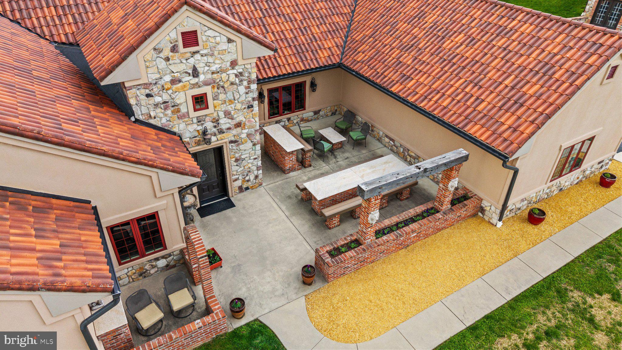 LAUXMONT FARMS - Residential