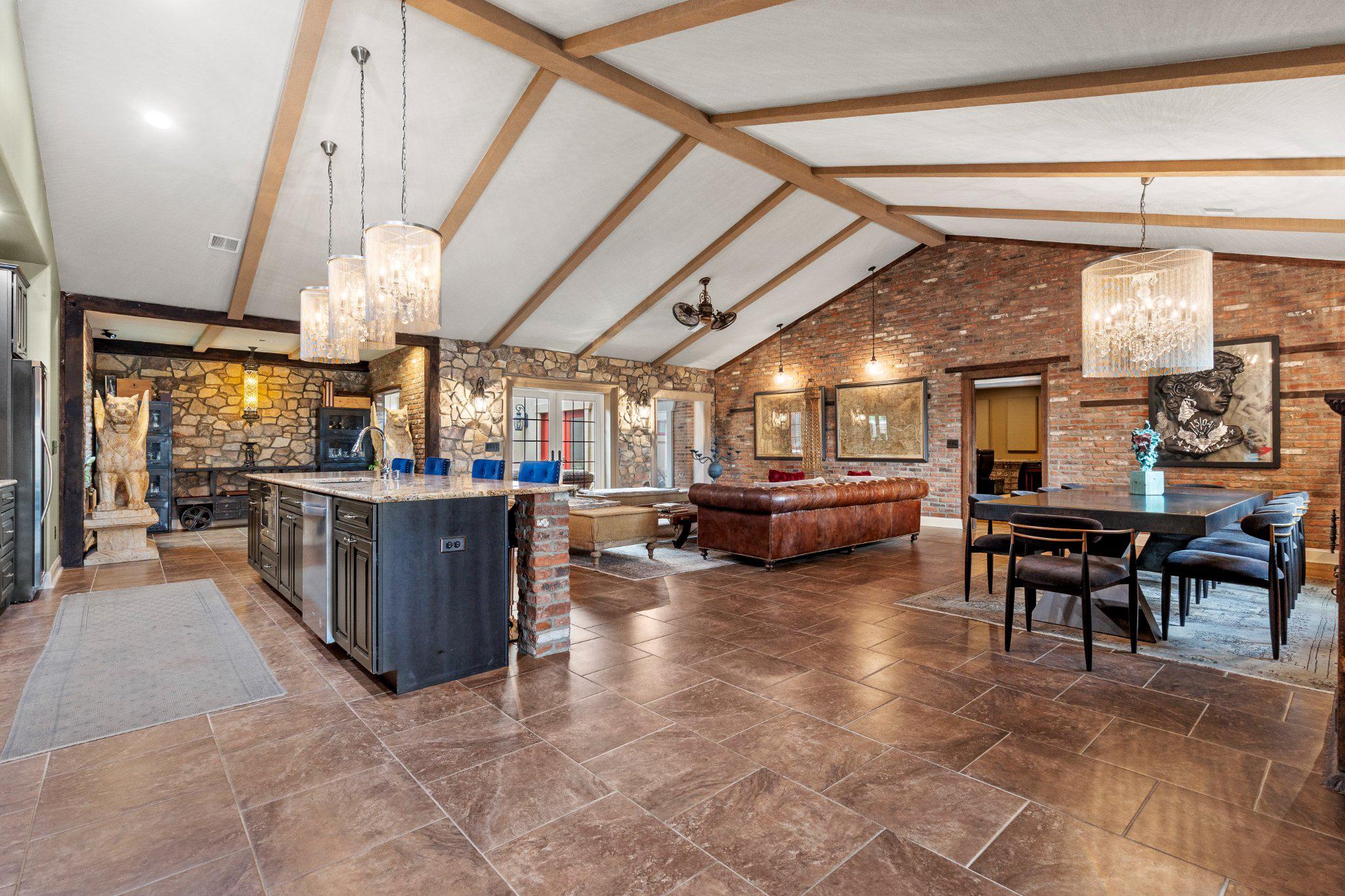 LAUXMONT FARMS - Residential