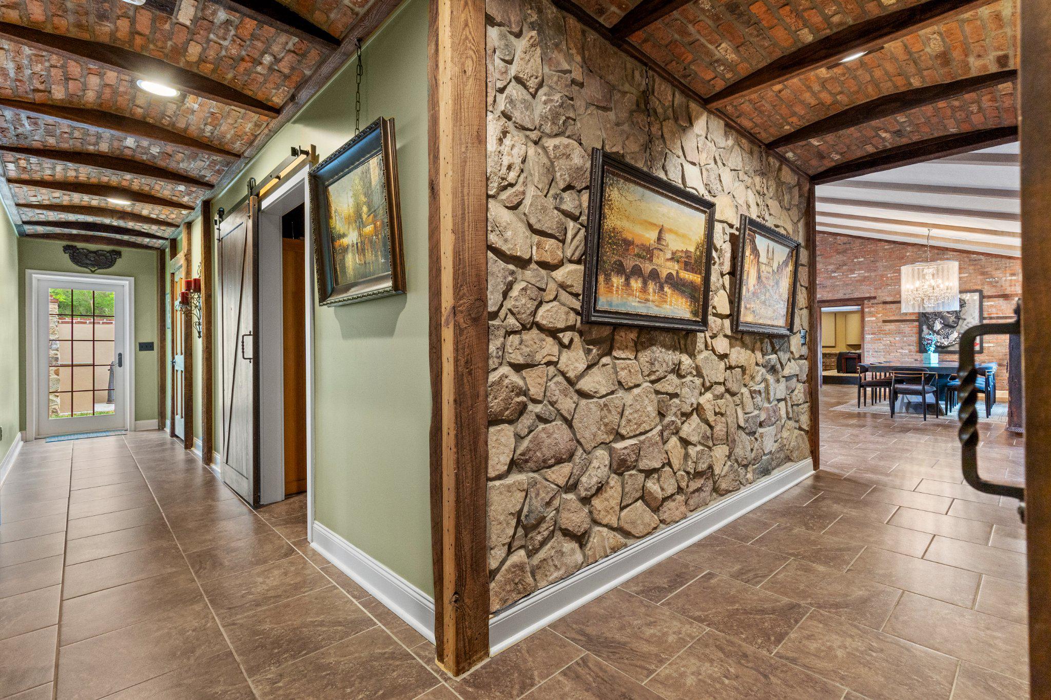 LAUXMONT FARMS - Residential