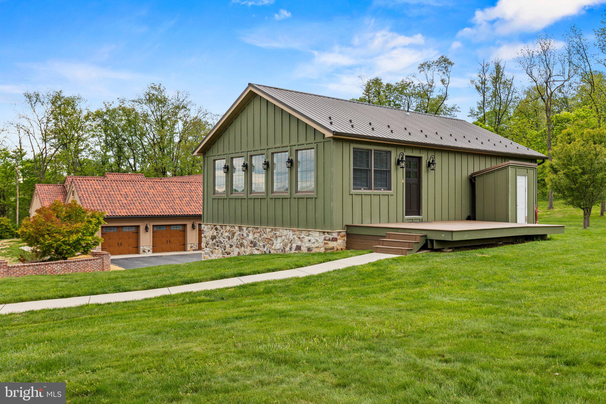 LAUXMONT FARMS - Residential
