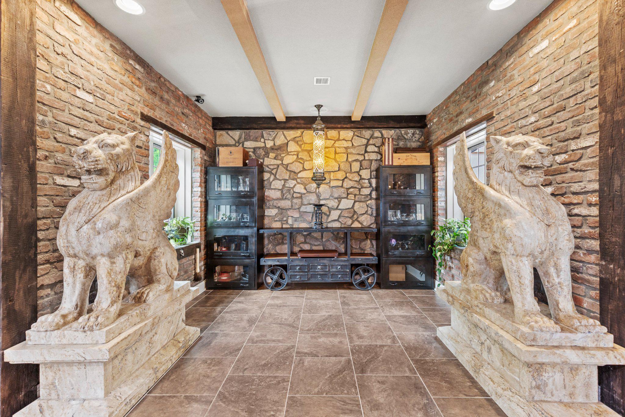 LAUXMONT FARMS - Residential