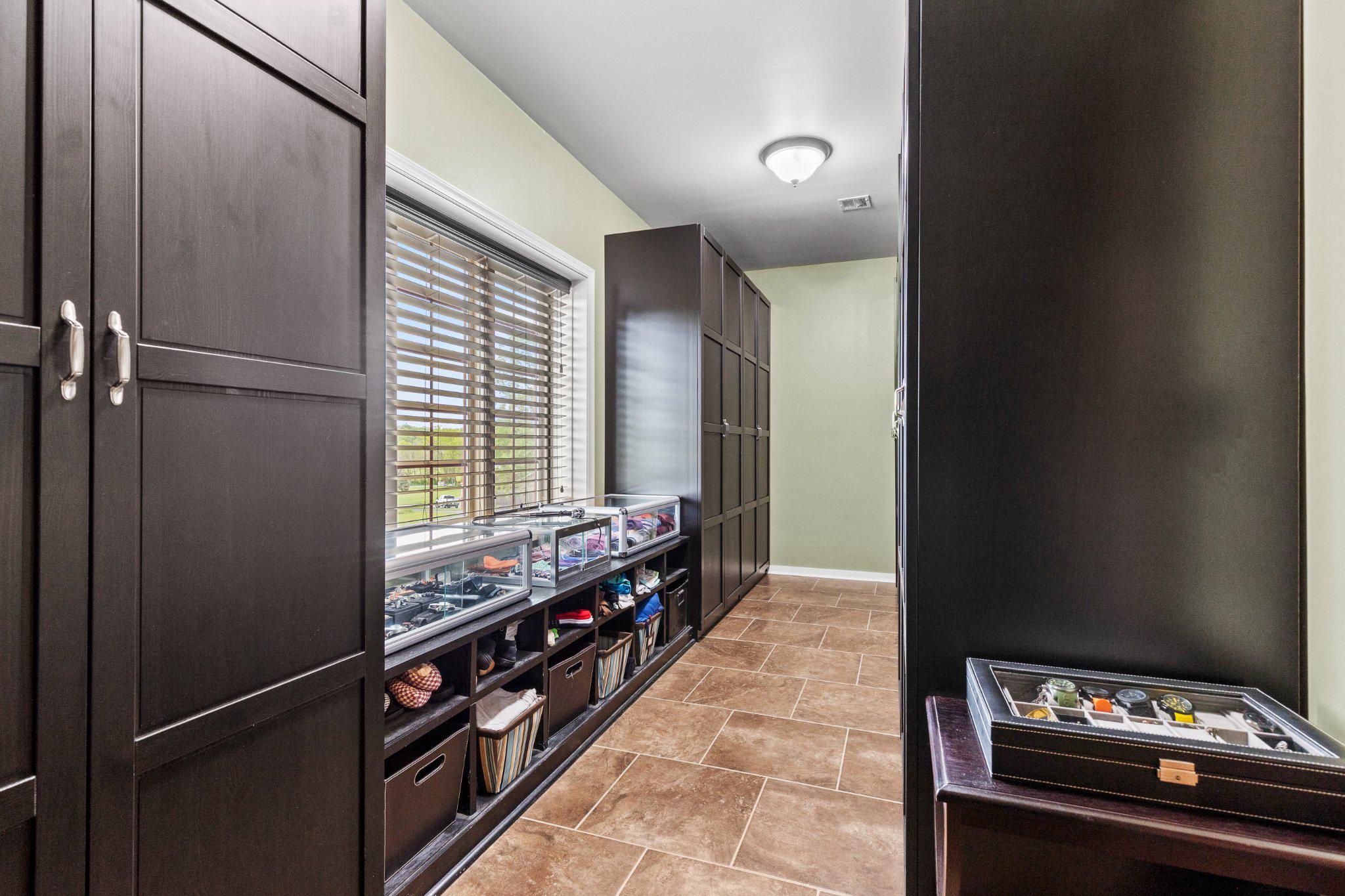LAUXMONT FARMS - Residential