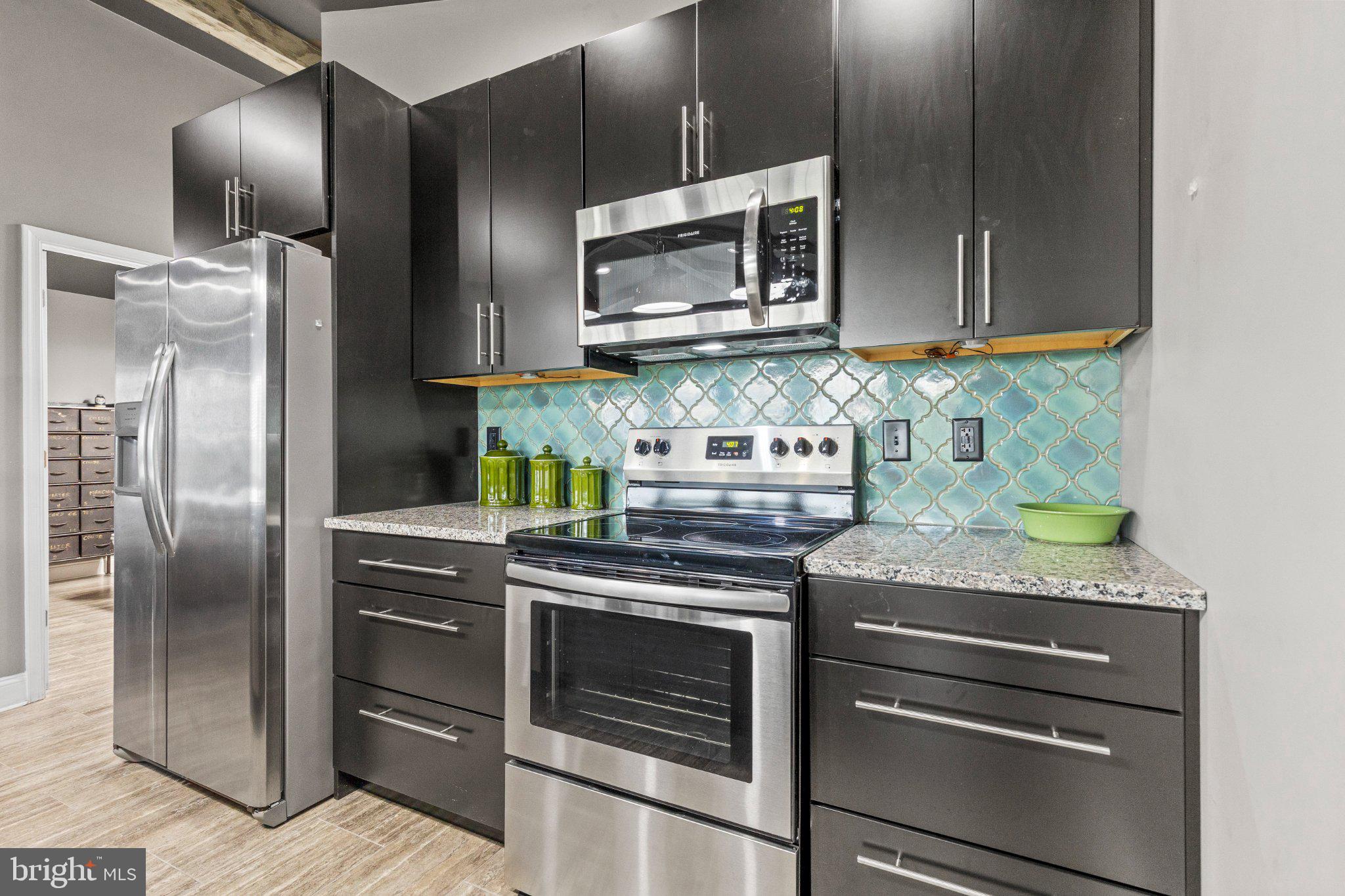 LAUXMONT FARMS - Residential