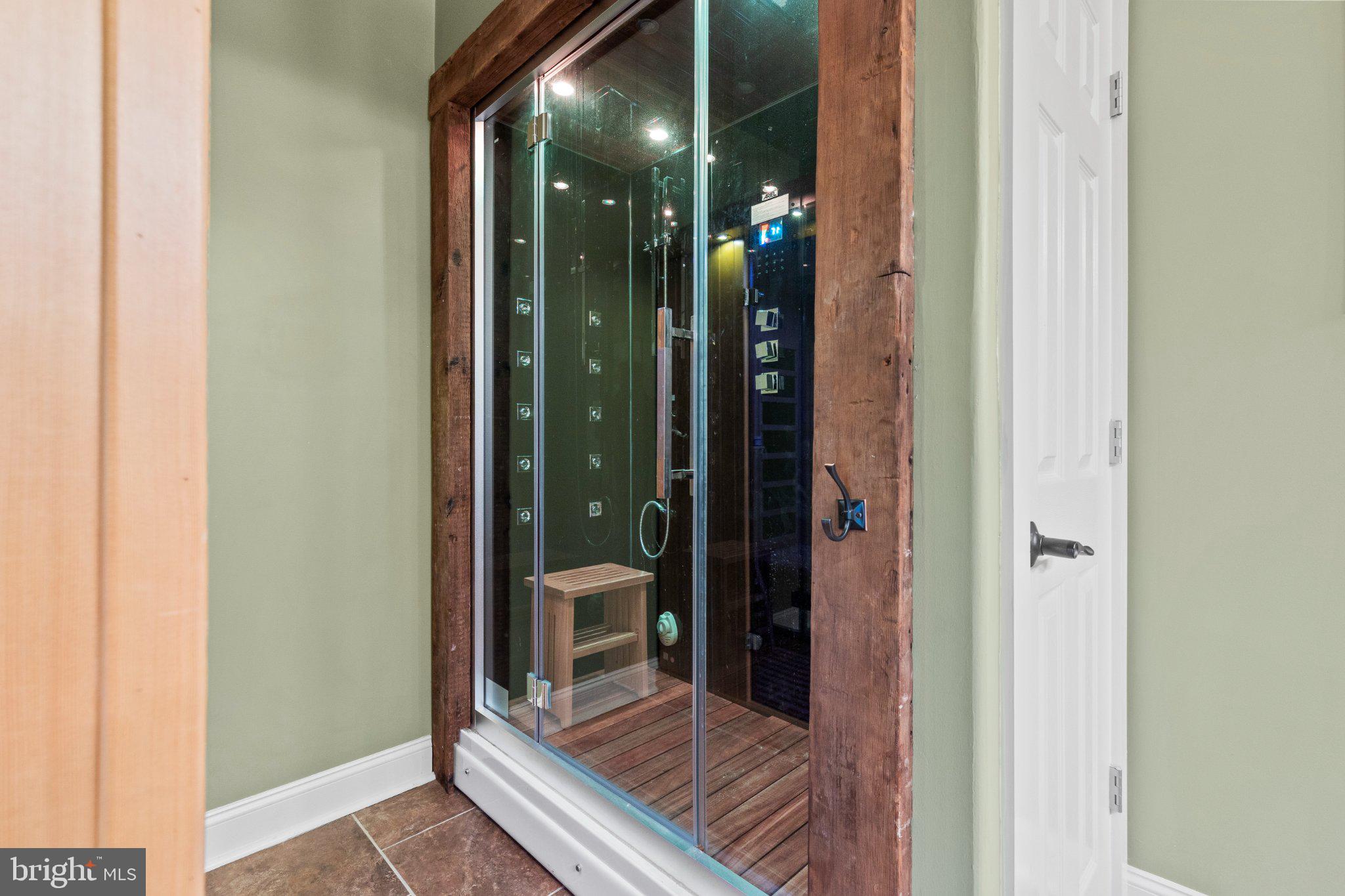 LAUXMONT FARMS - Residential