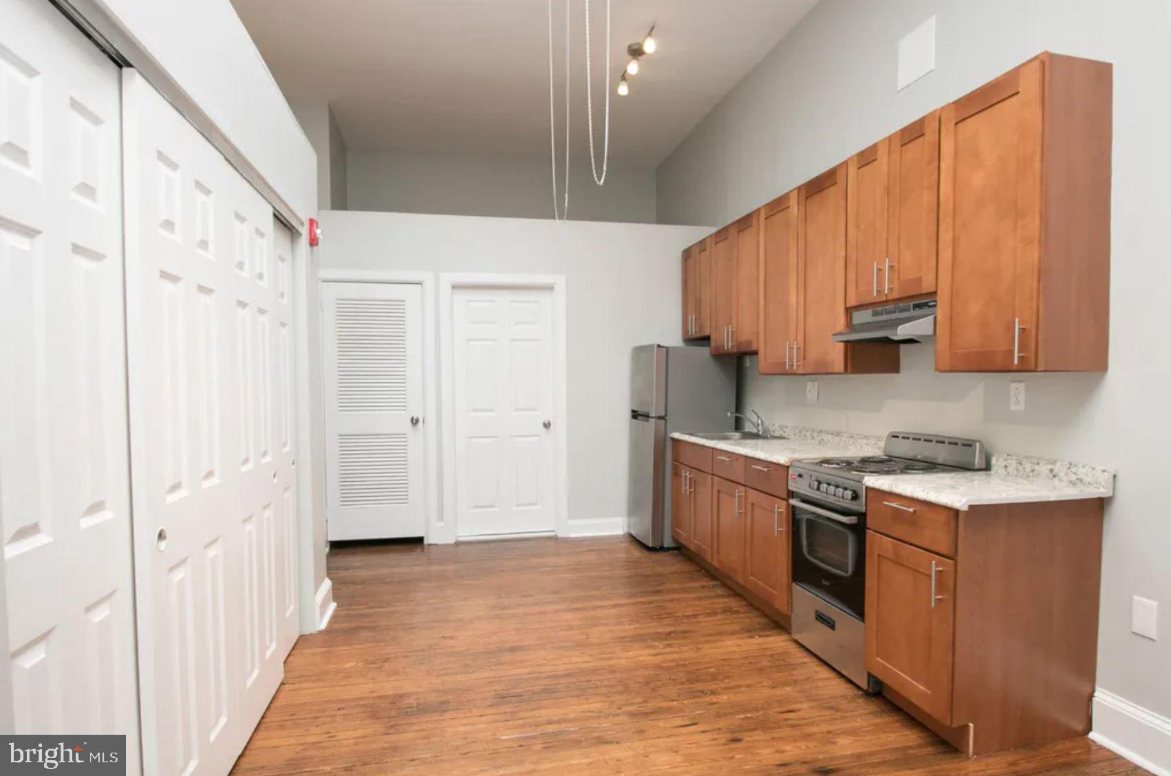 GRADUATE HOSPITAL - Residential Lease