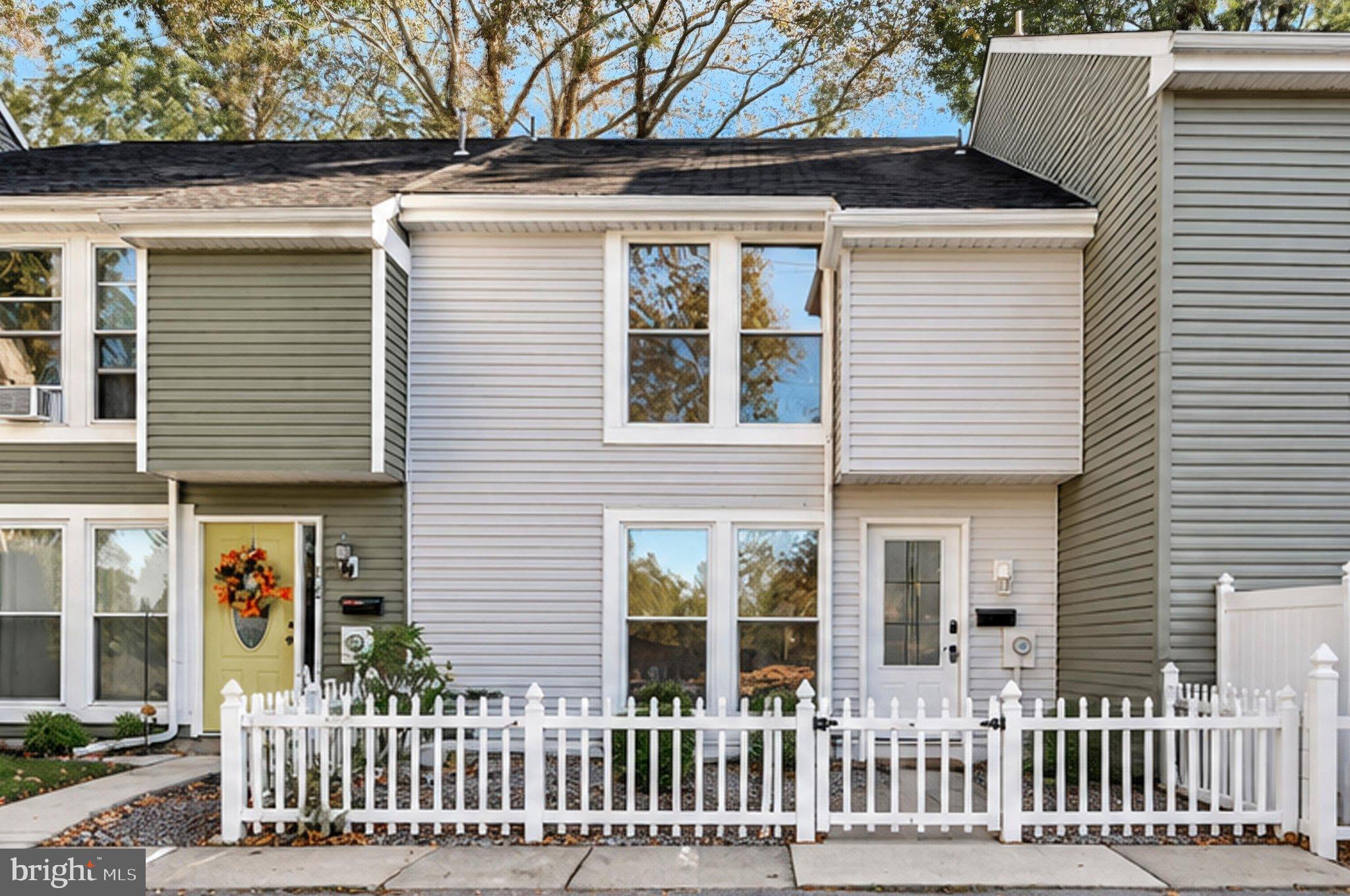 820 JOAN TERRACE
