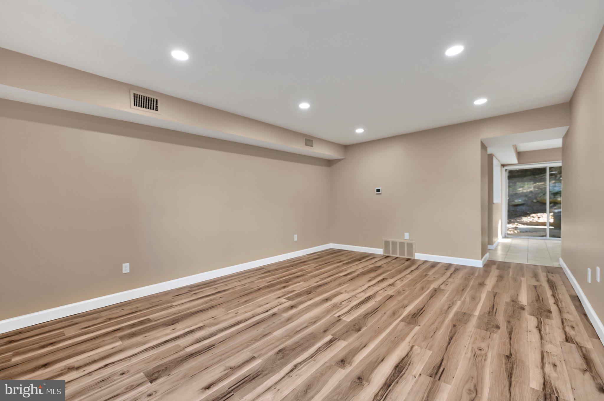 820 JOAN TERRACE