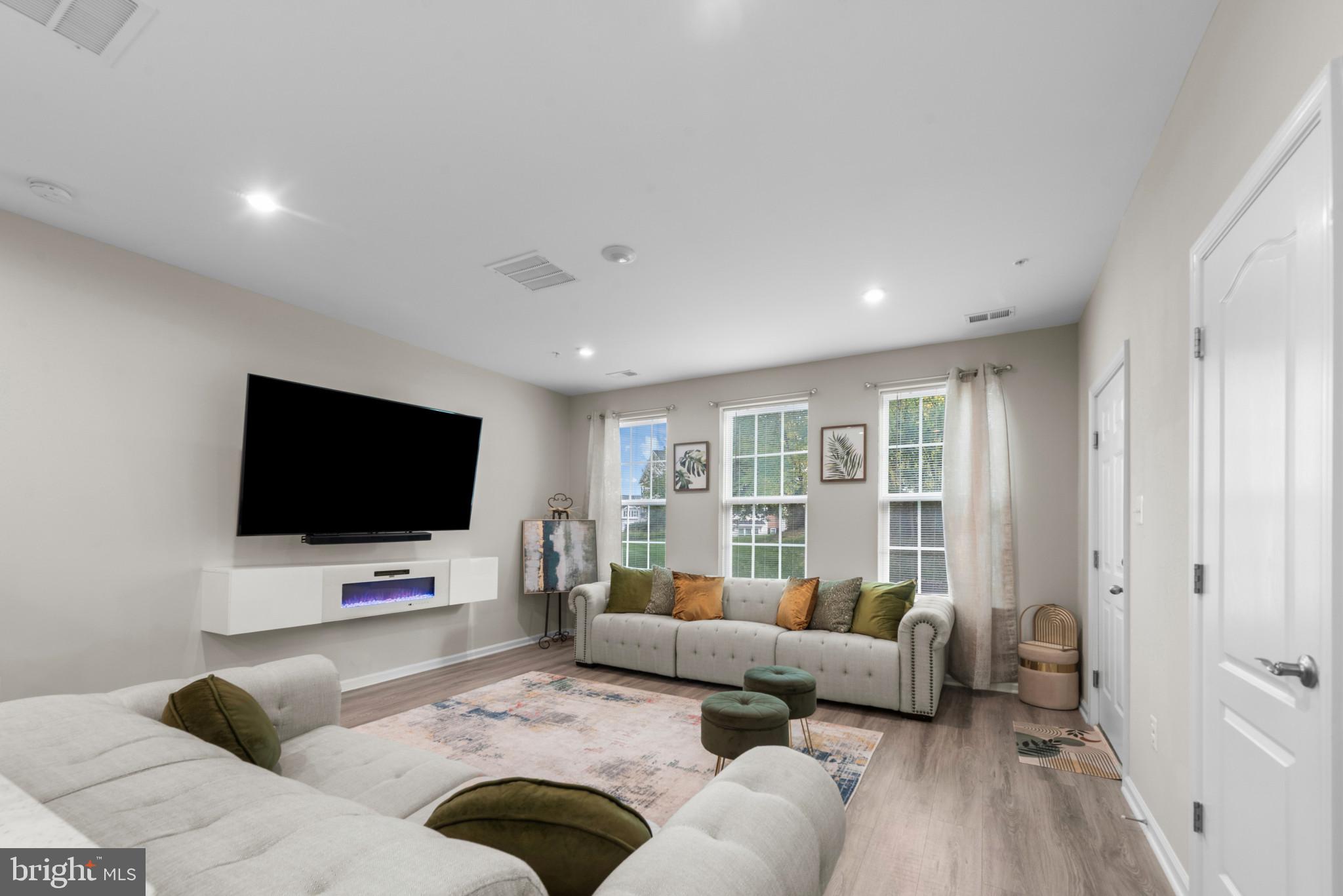 9311 SENEY LANE 545