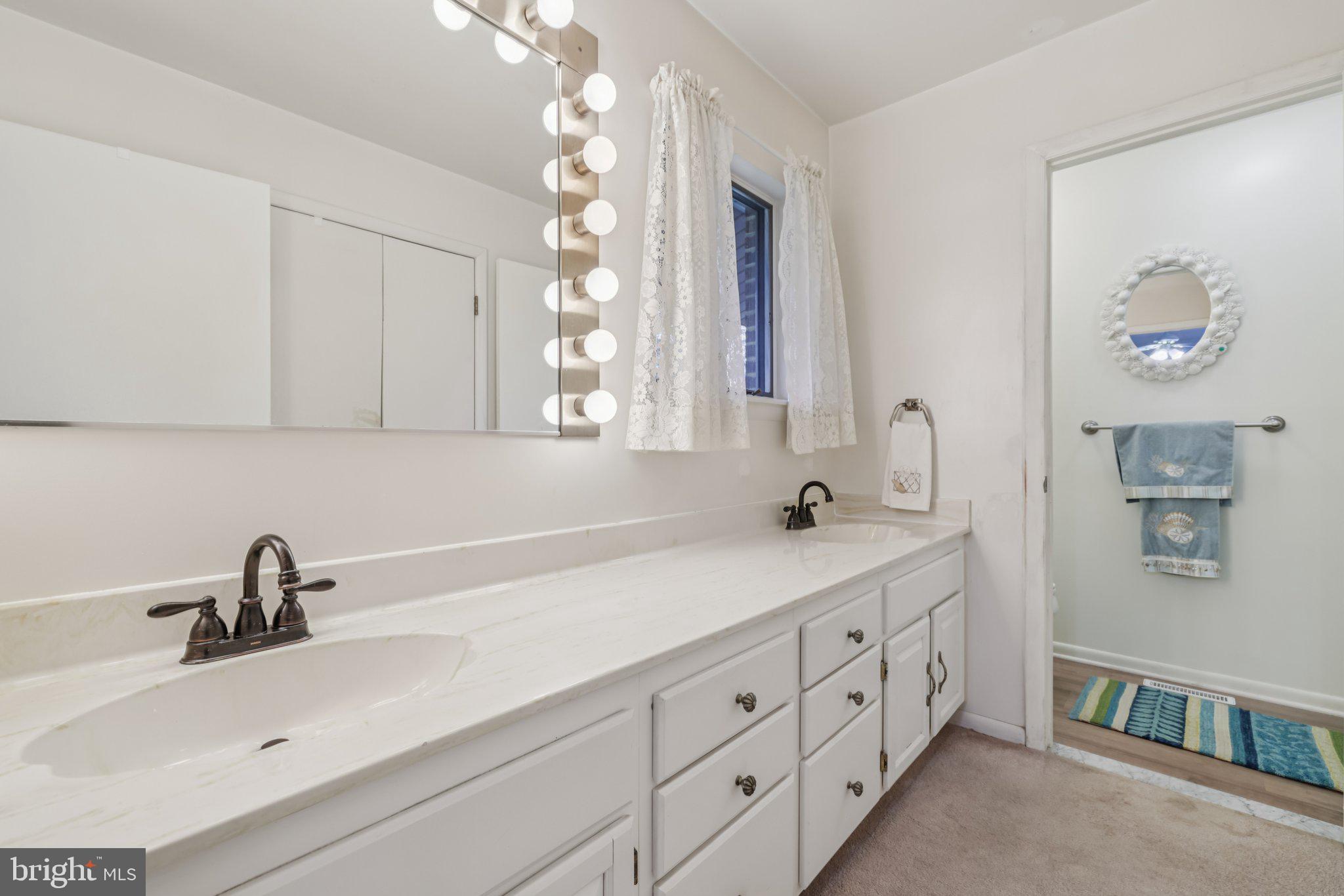 MIDDLE RIVER - Residential