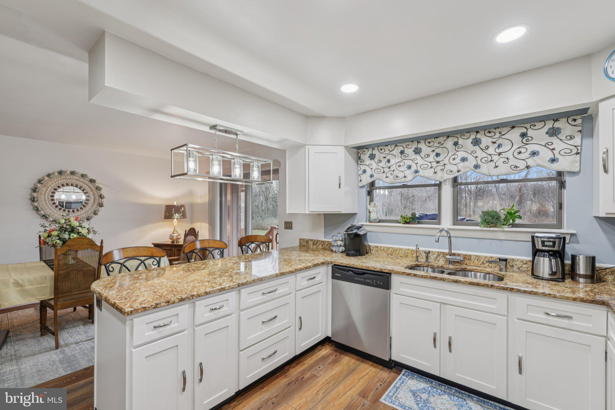 MIDDLE RIVER - Residential