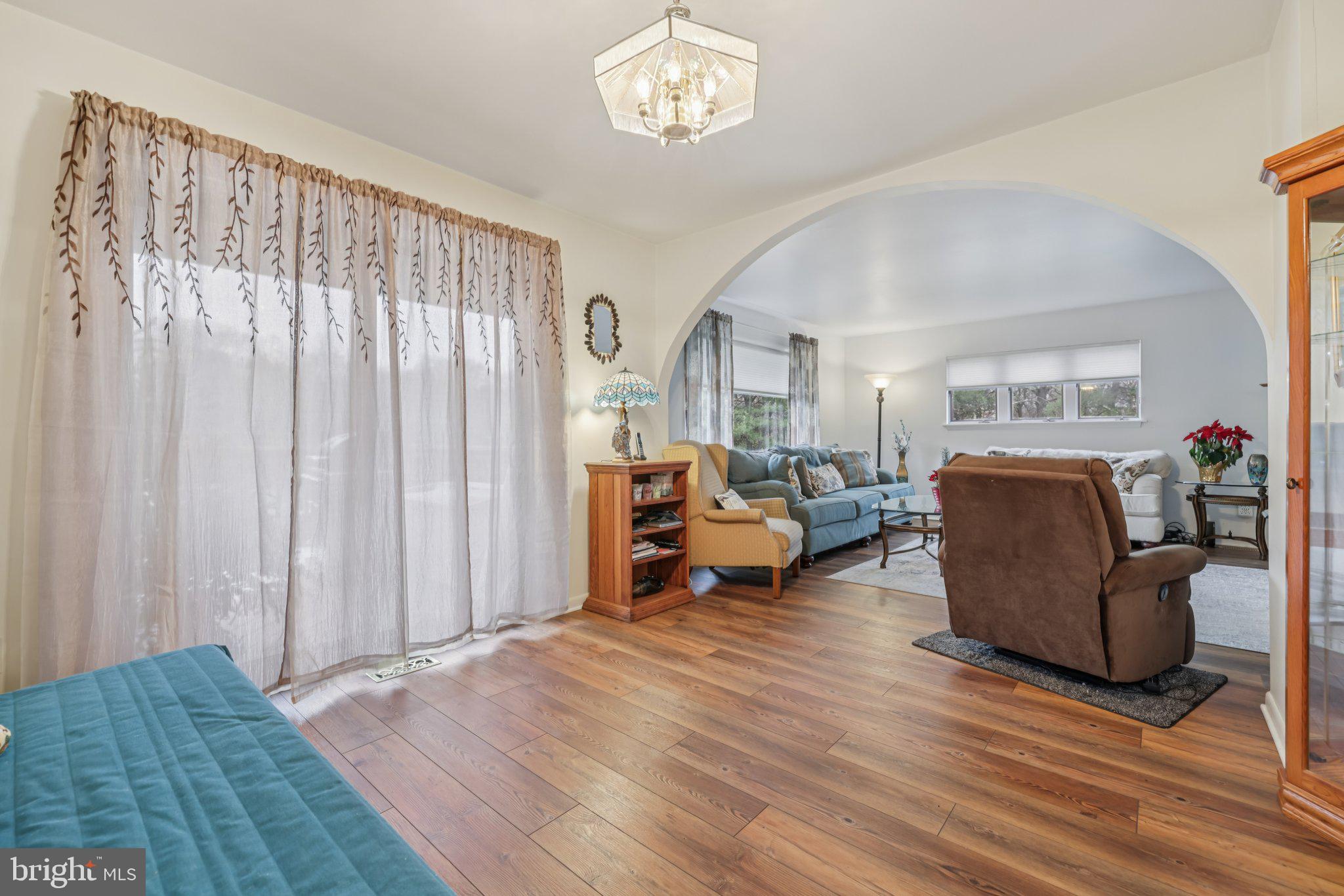 MIDDLE RIVER - Residential