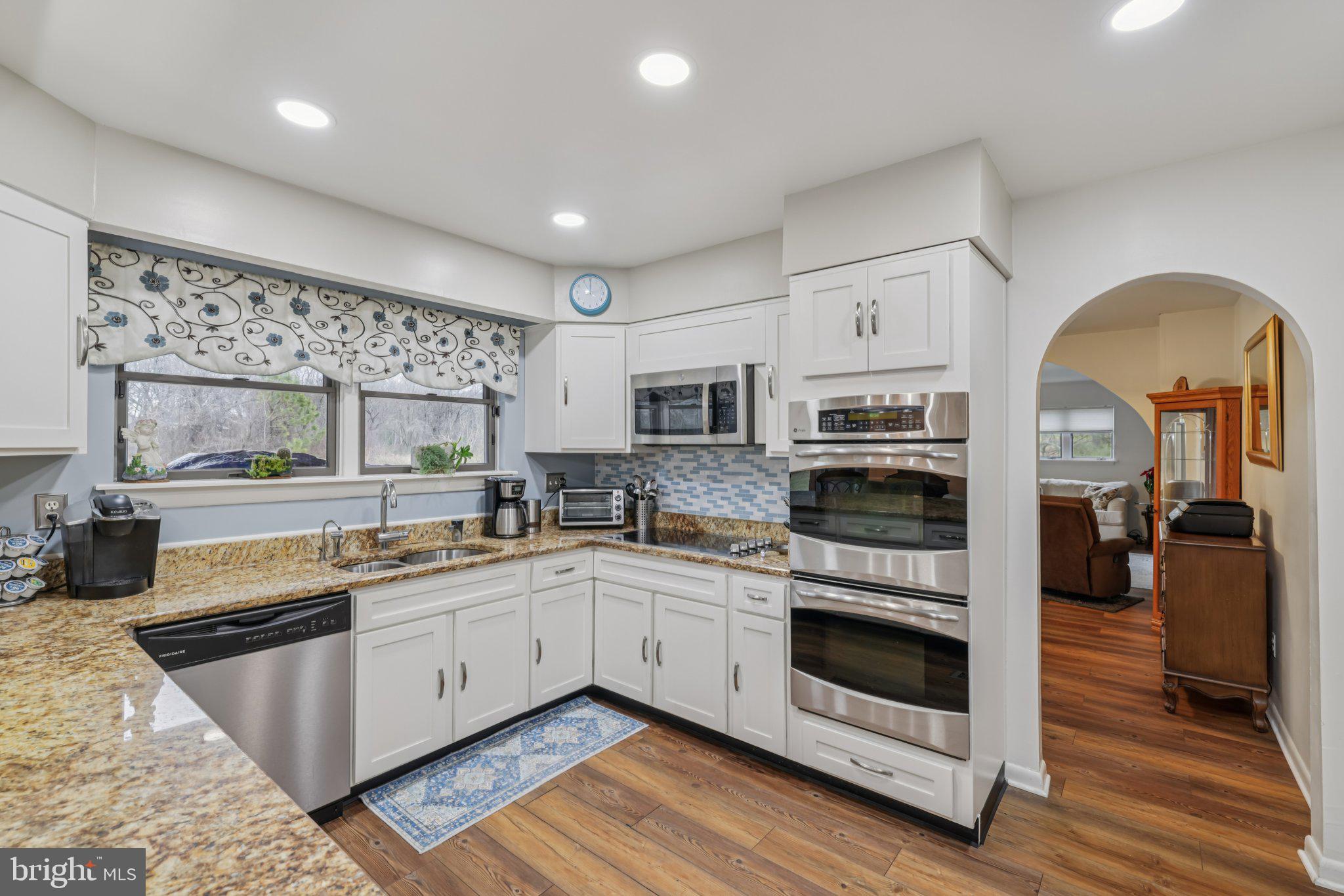 MIDDLE RIVER - Residential