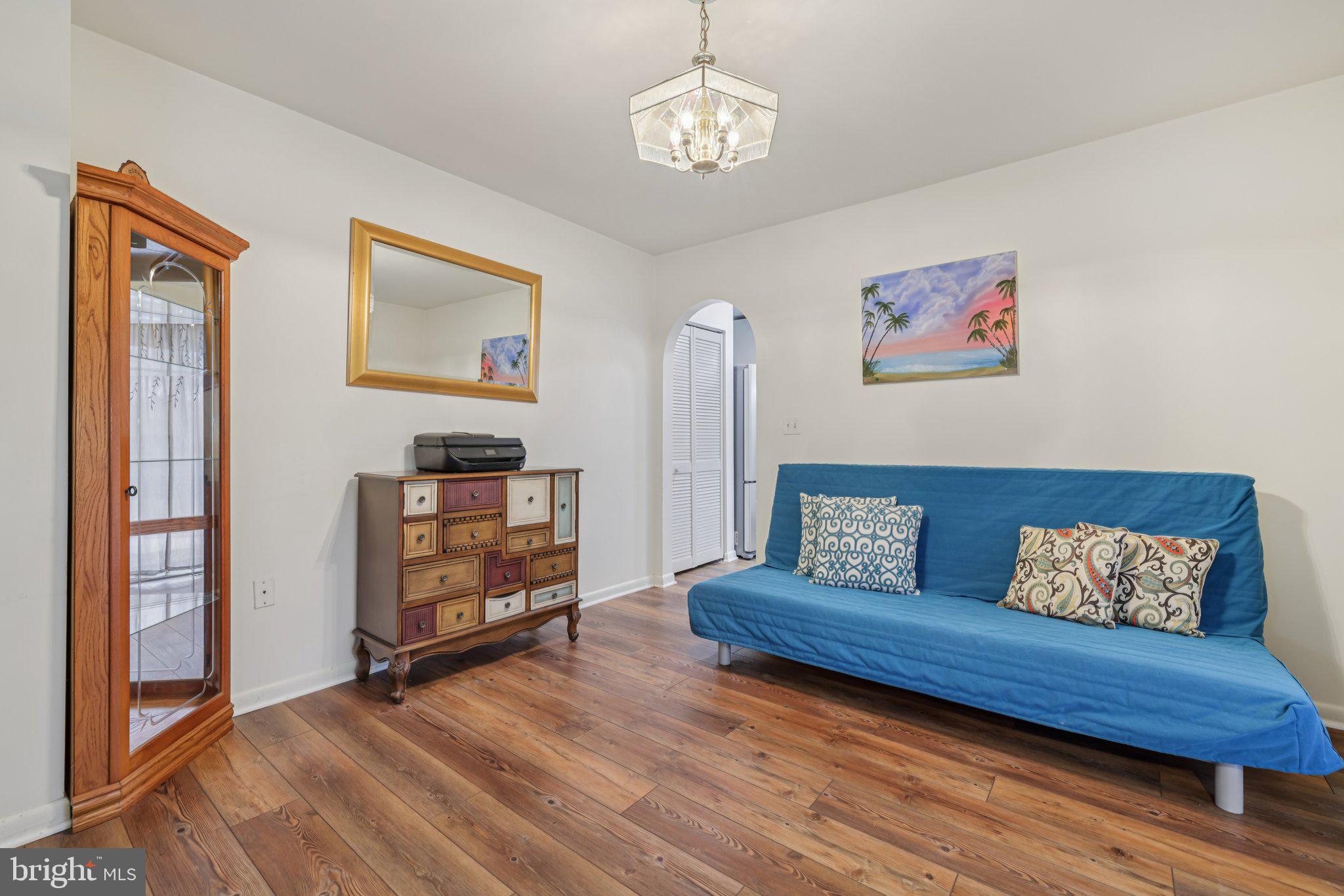 MIDDLE RIVER - Residential