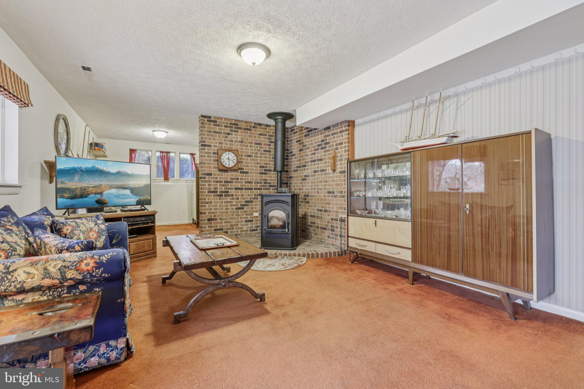 MIDDLE RIVER - Residential