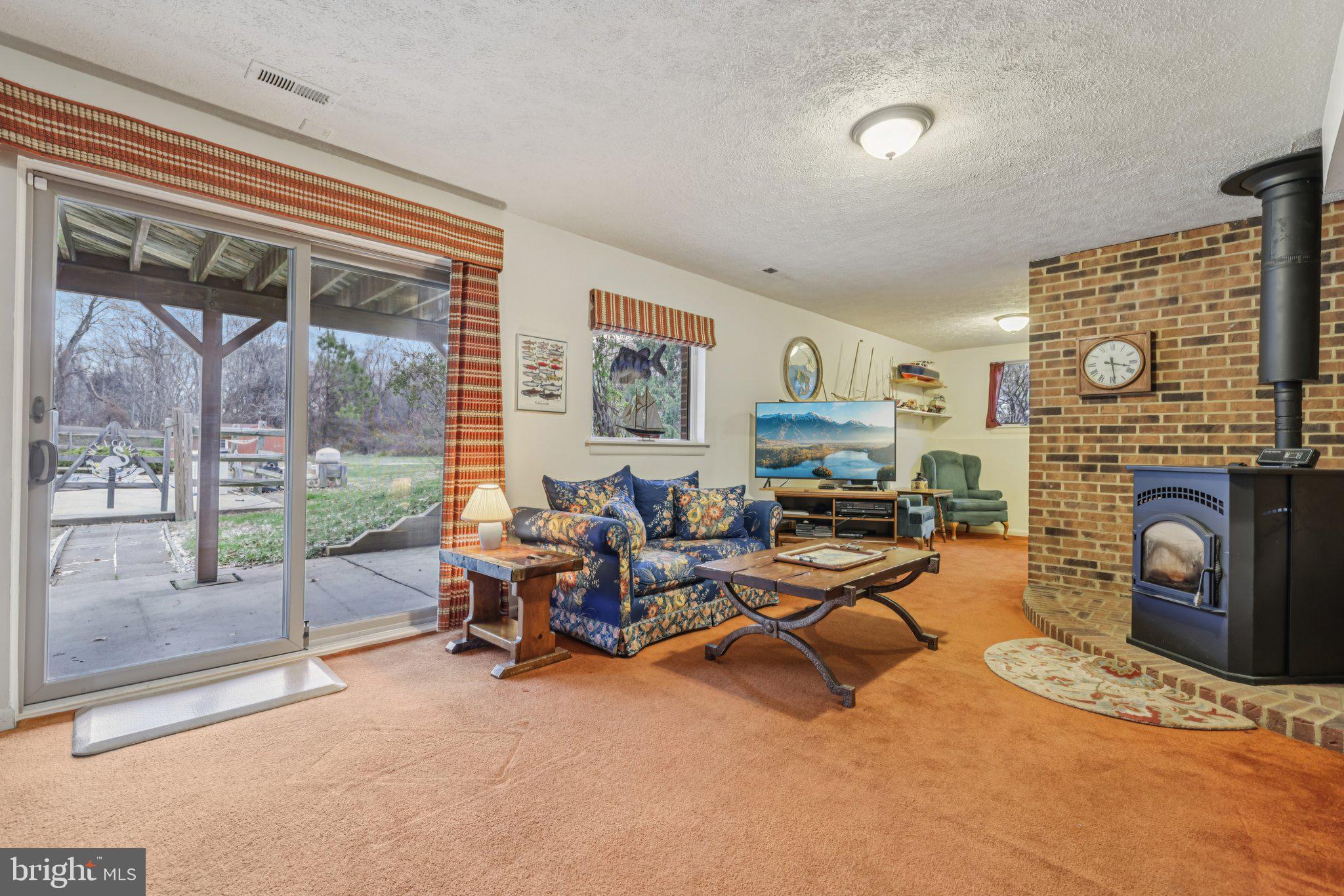 MIDDLE RIVER - Residential