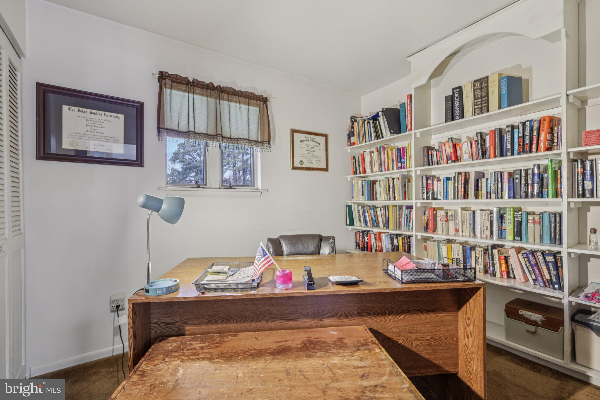 MIDDLE RIVER - Residential