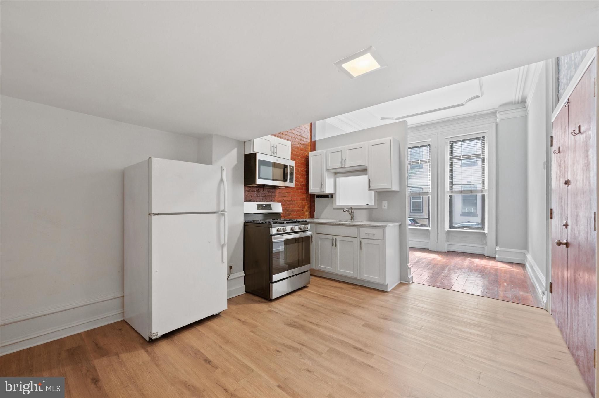 LOGAN SQUARE - Residential Lease