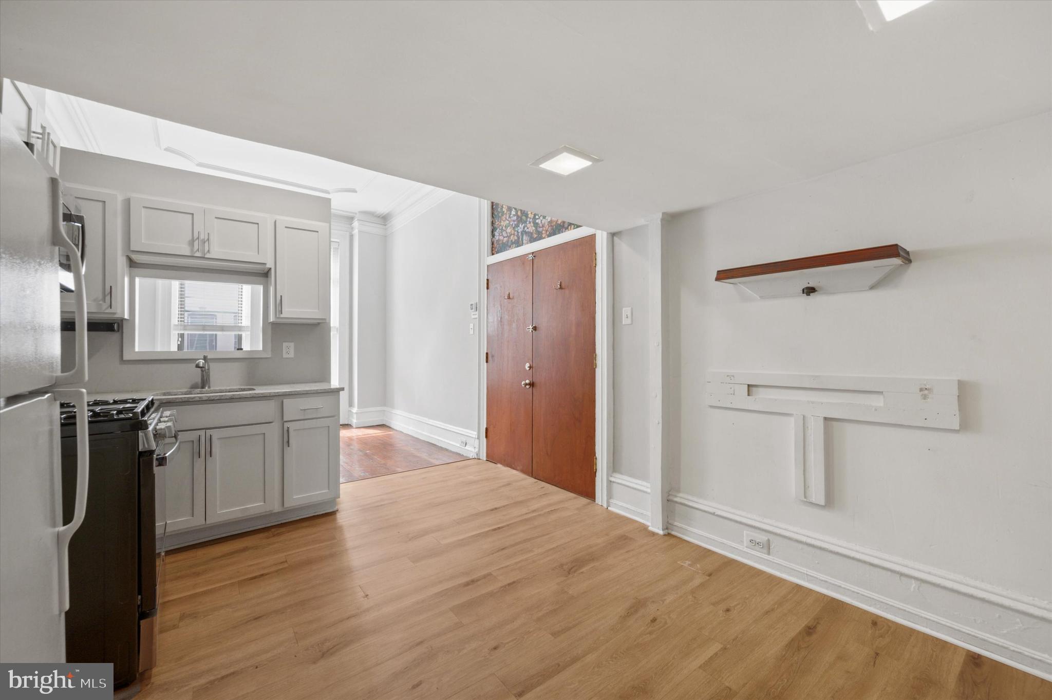 LOGAN SQUARE - Residential Lease