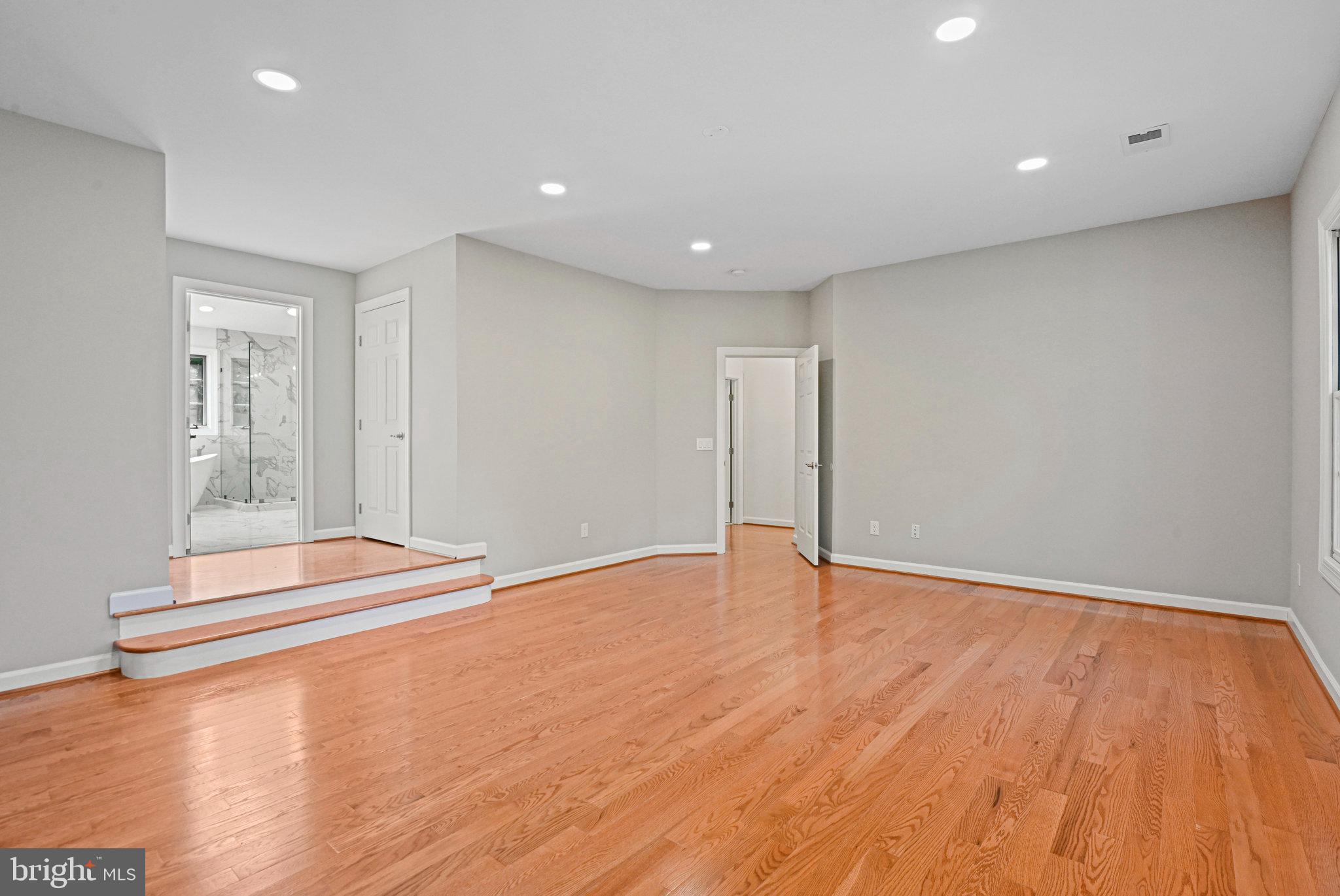 COURTHOUSE COMMONS - Residential