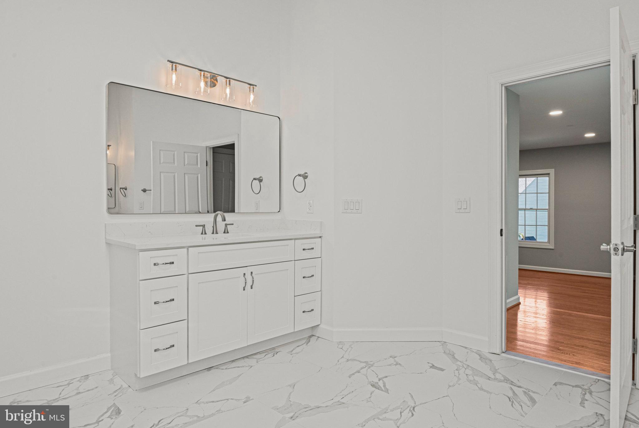 COURTHOUSE COMMONS - Residential