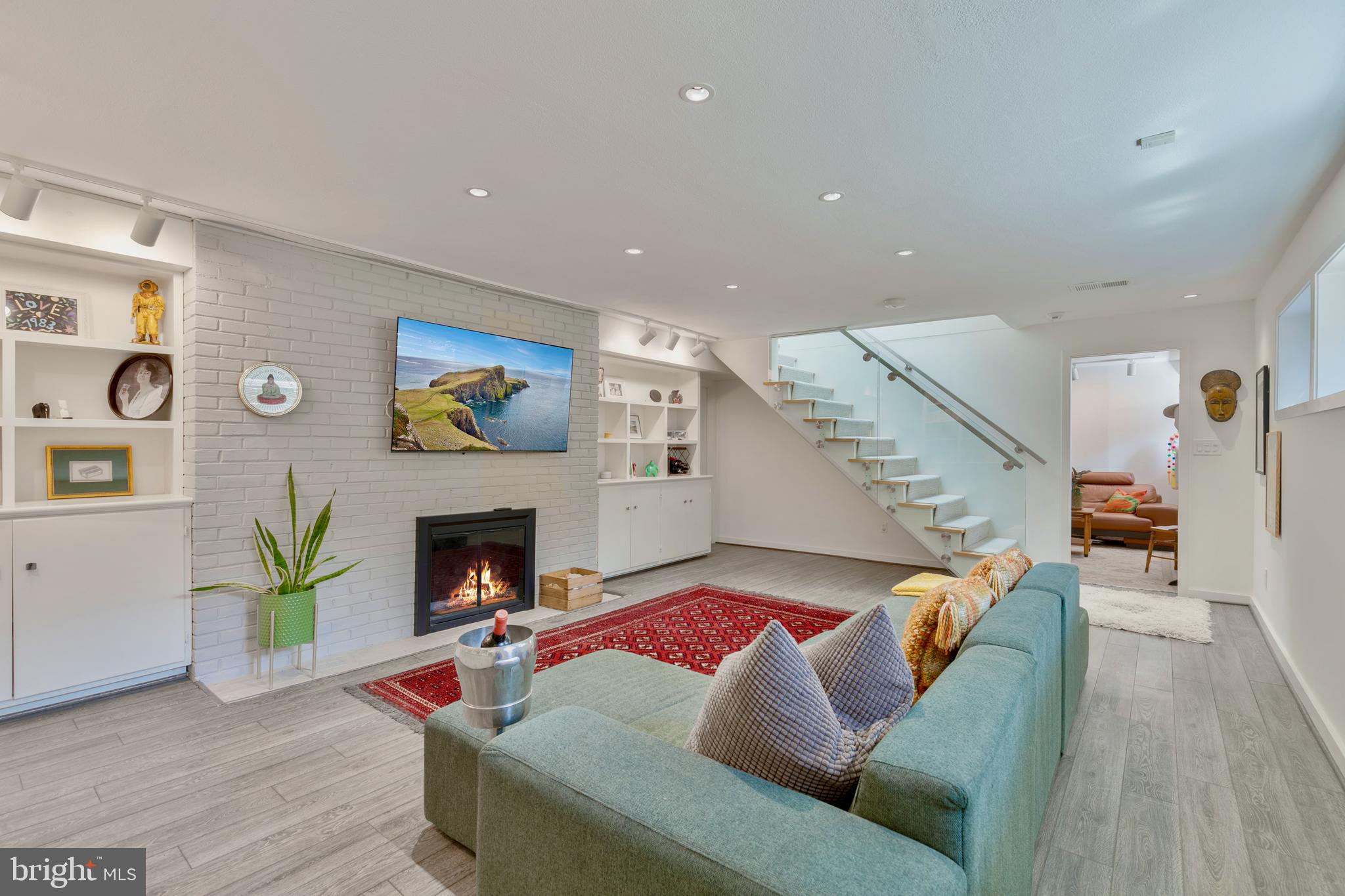 HIGH POINT - Residential