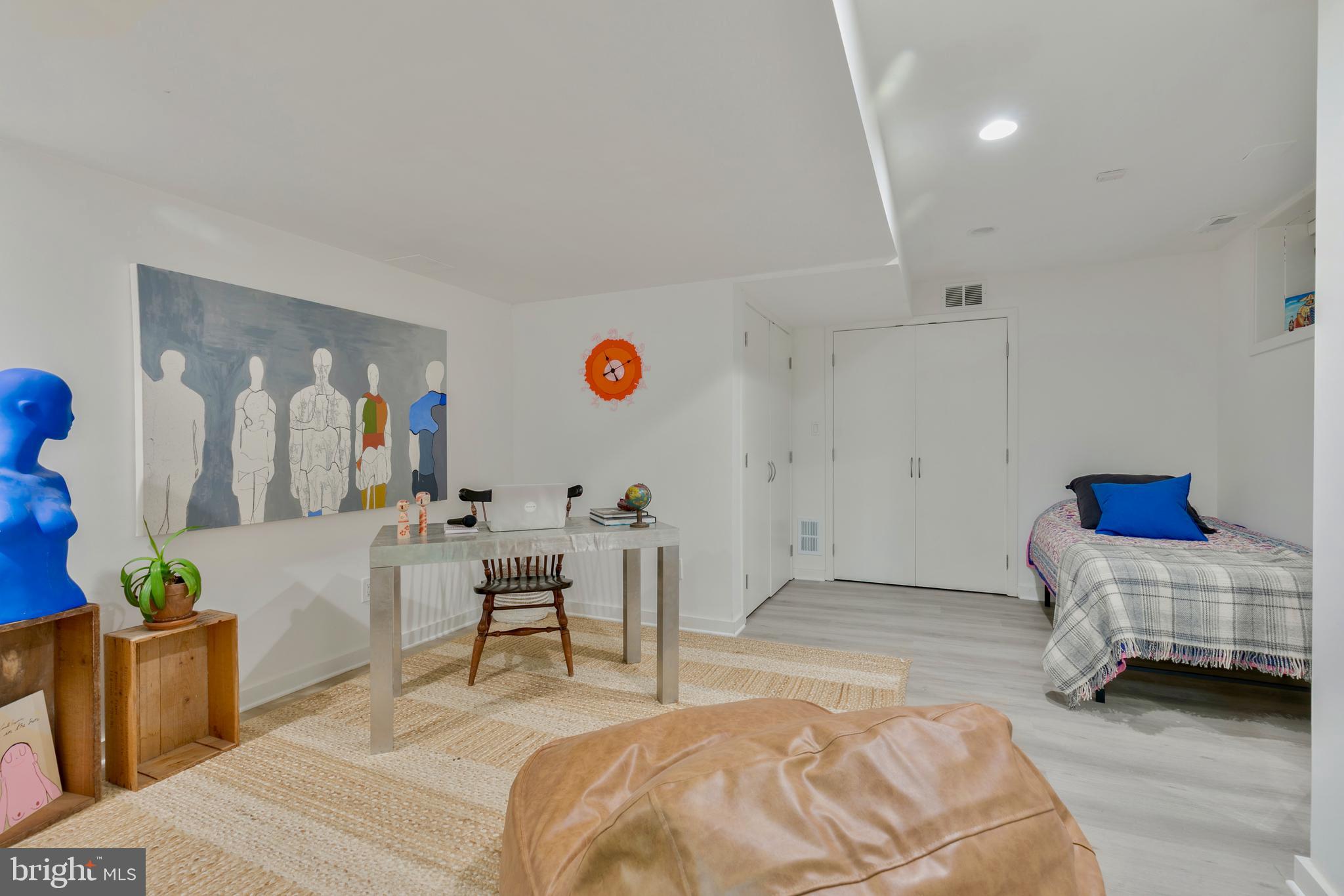 HIGH POINT - Residential