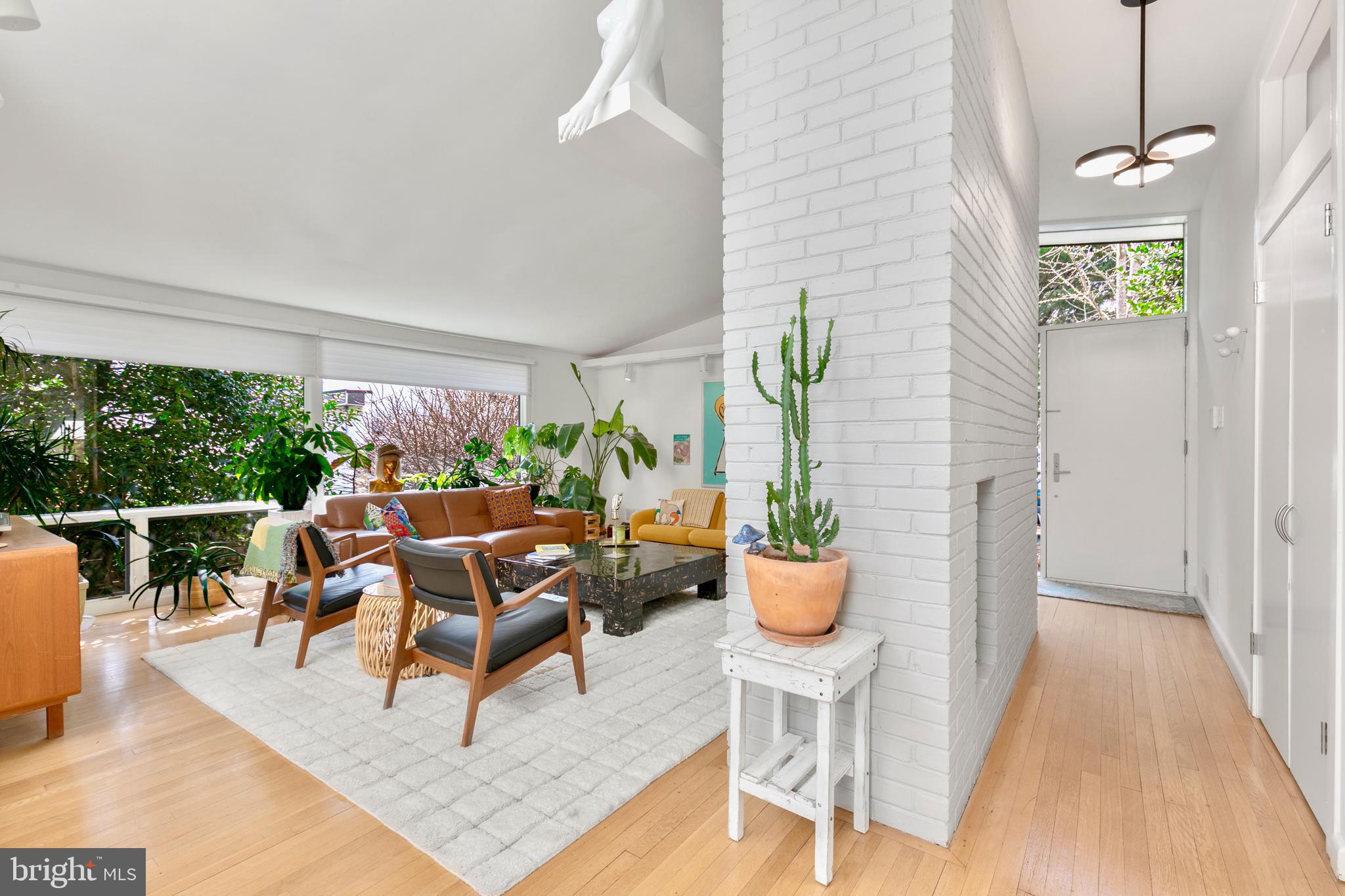 HIGH POINT - Residential