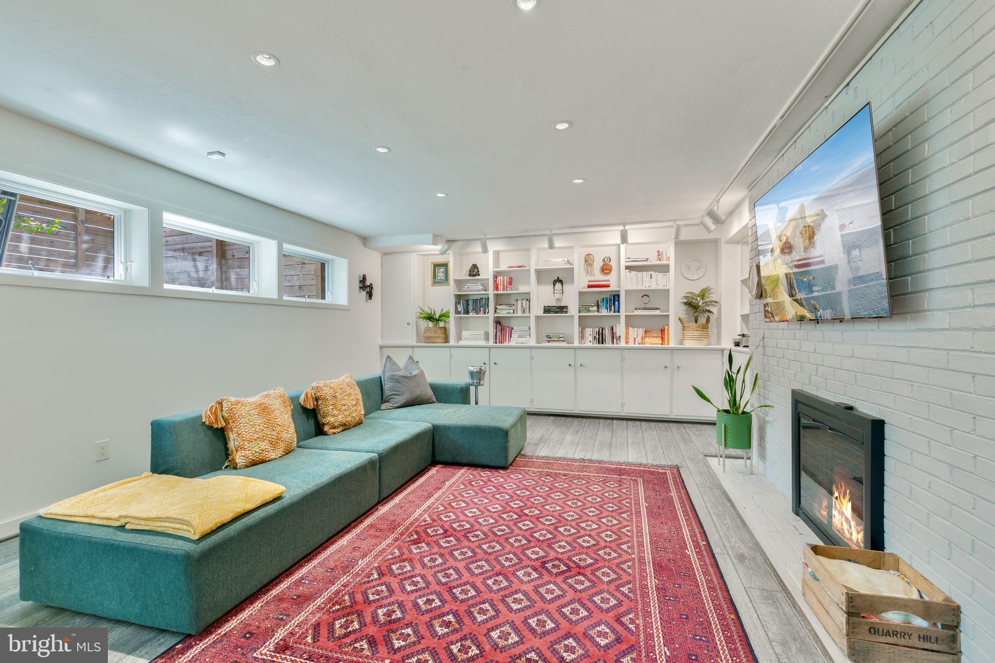 HIGH POINT - Residential