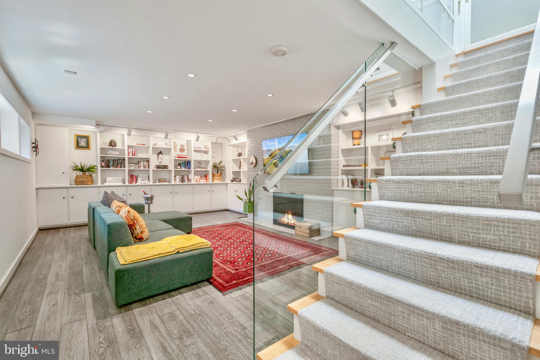 HIGH POINT - Residential