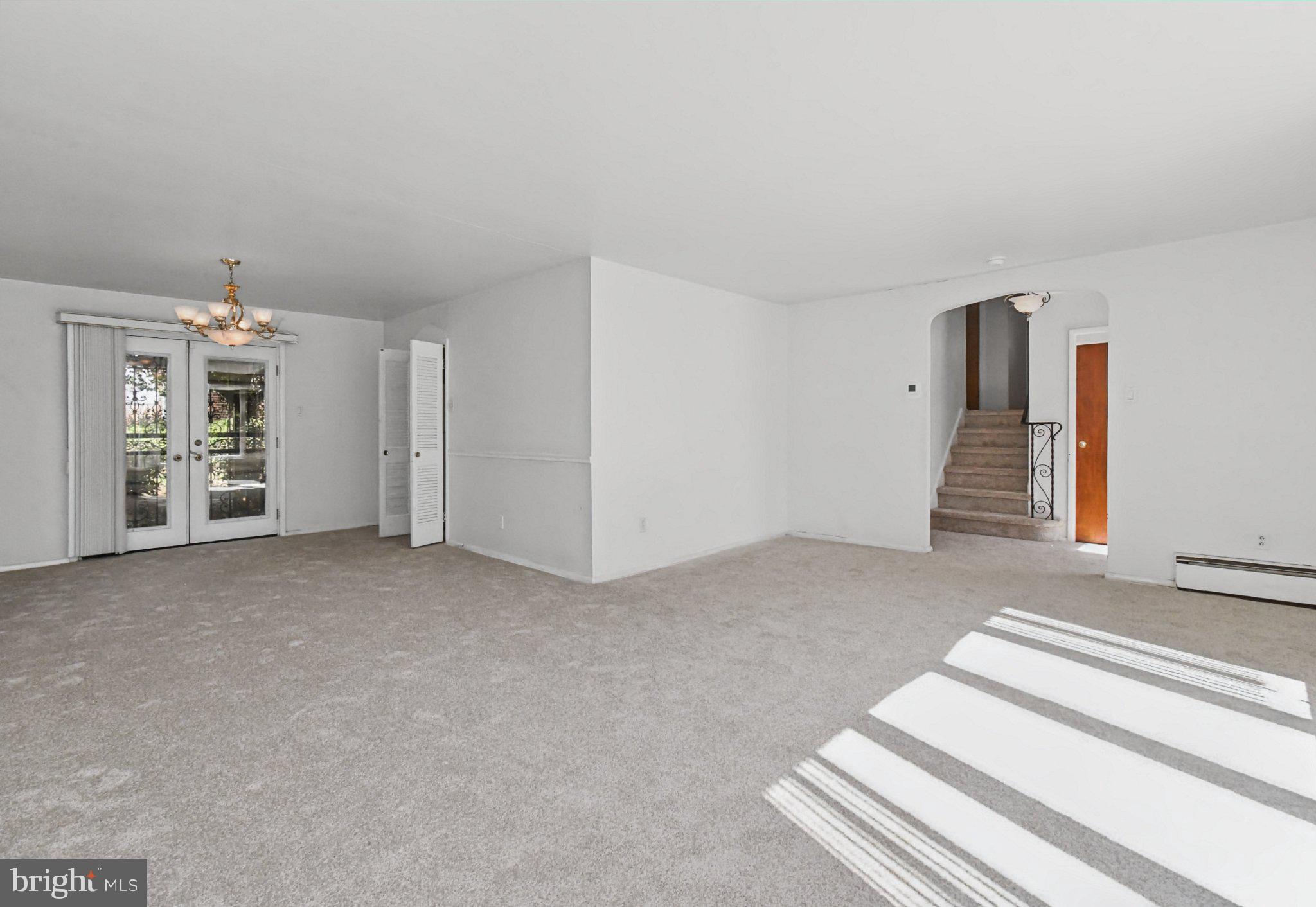 1605 HILLCREST ROAD