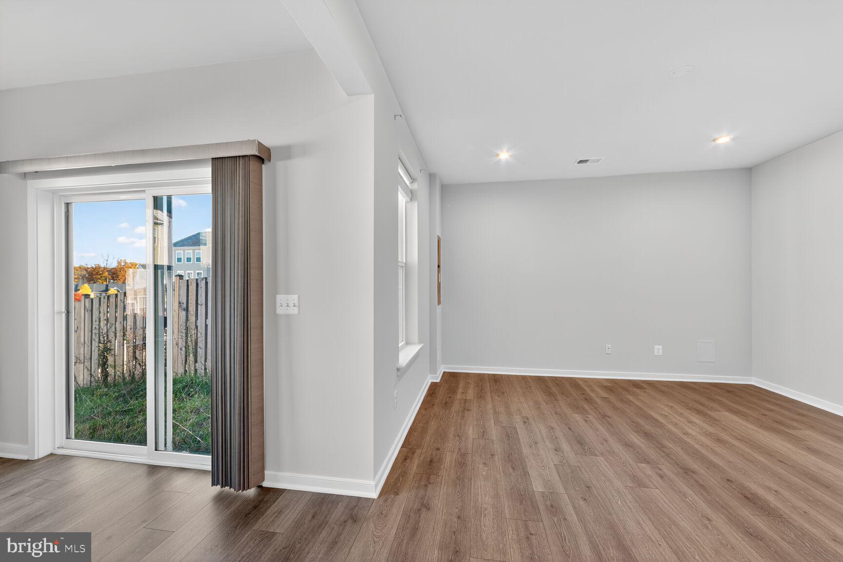 CHERRYVIEW LANDING - Residential Lease