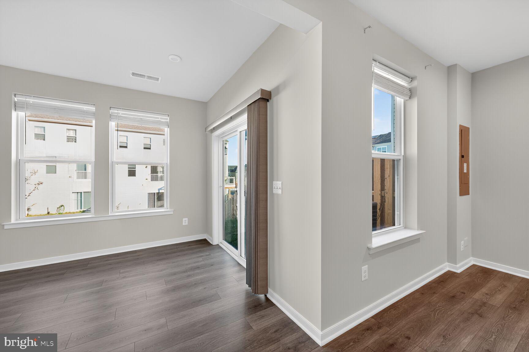 CHERRYVIEW LANDING - Residential Lease