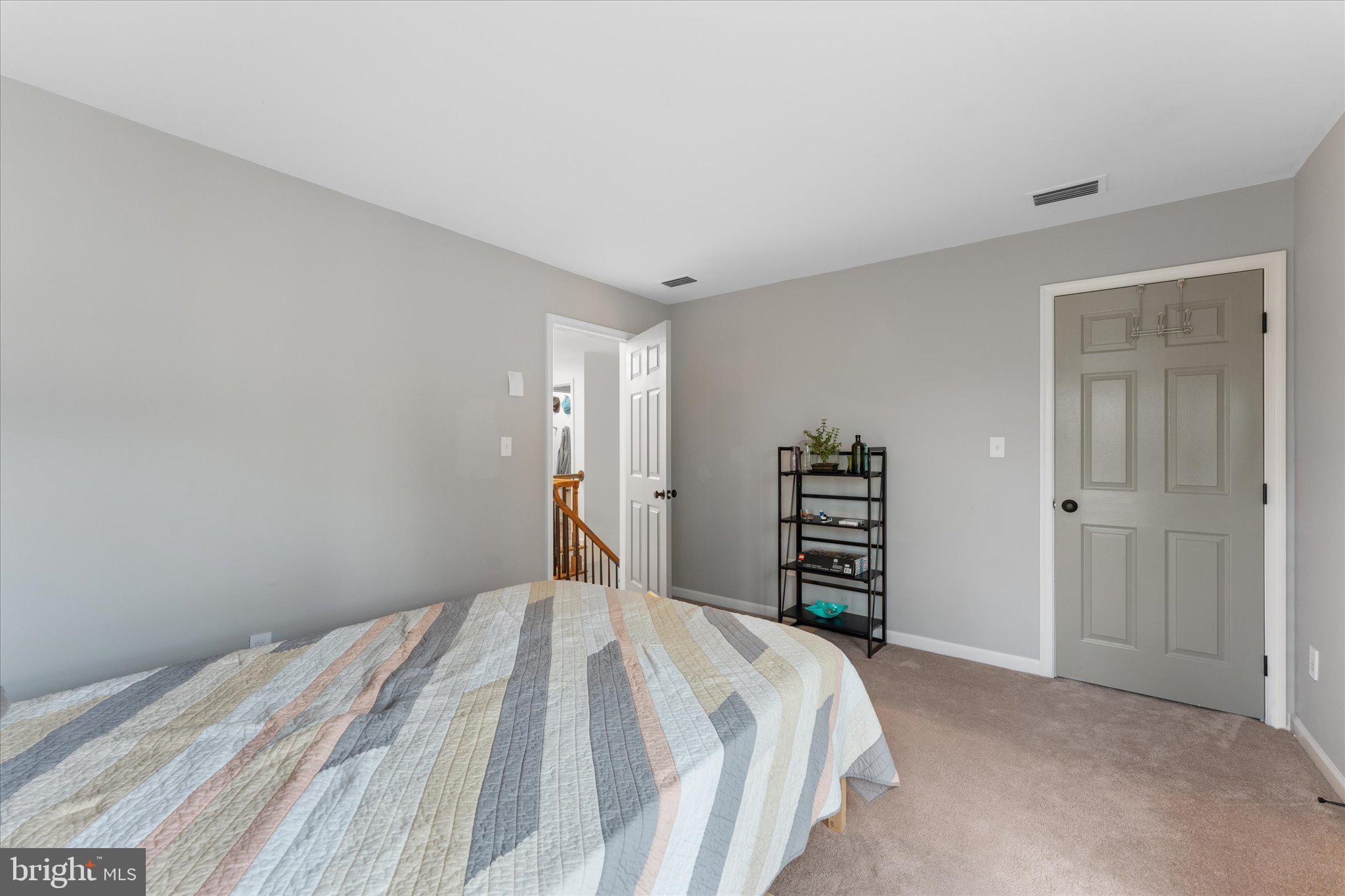 ASHBURN VILLAGE - Residential