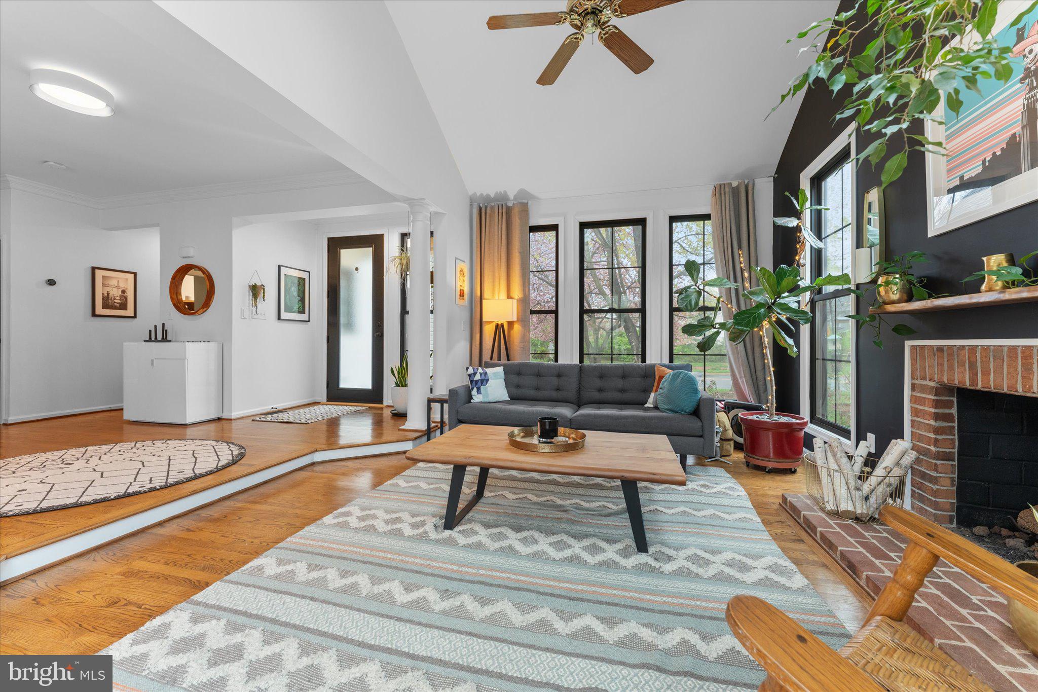 ASHBURN VILLAGE - Residential