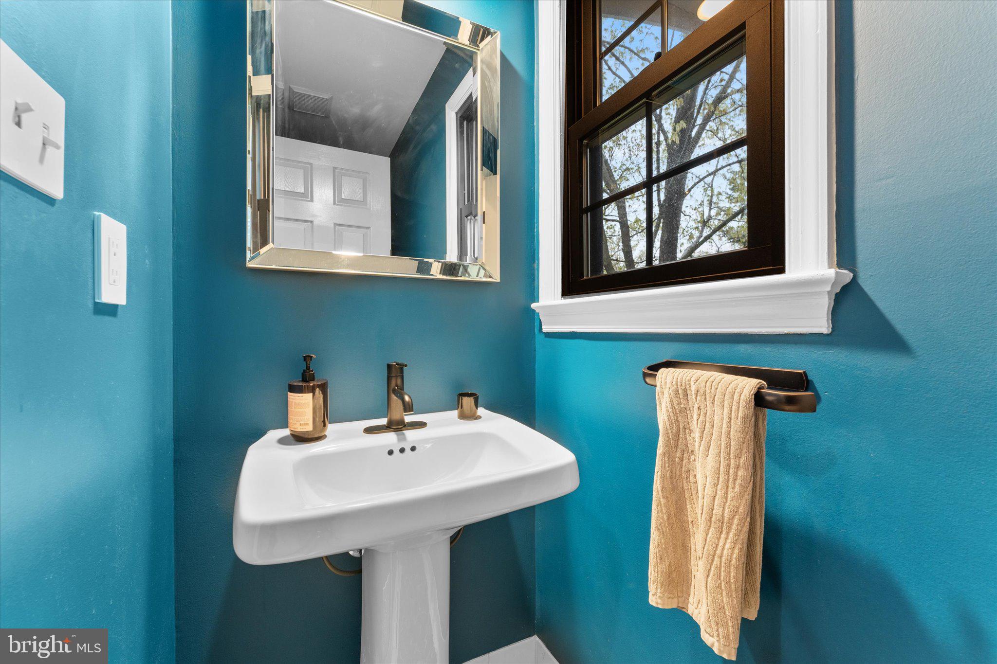 ASHBURN VILLAGE - Residential