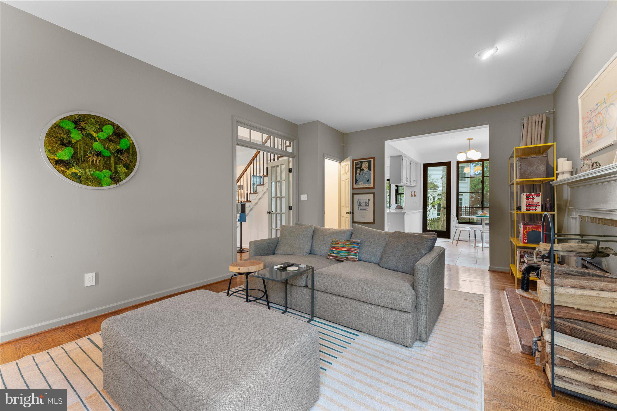 ASHBURN VILLAGE - Residential