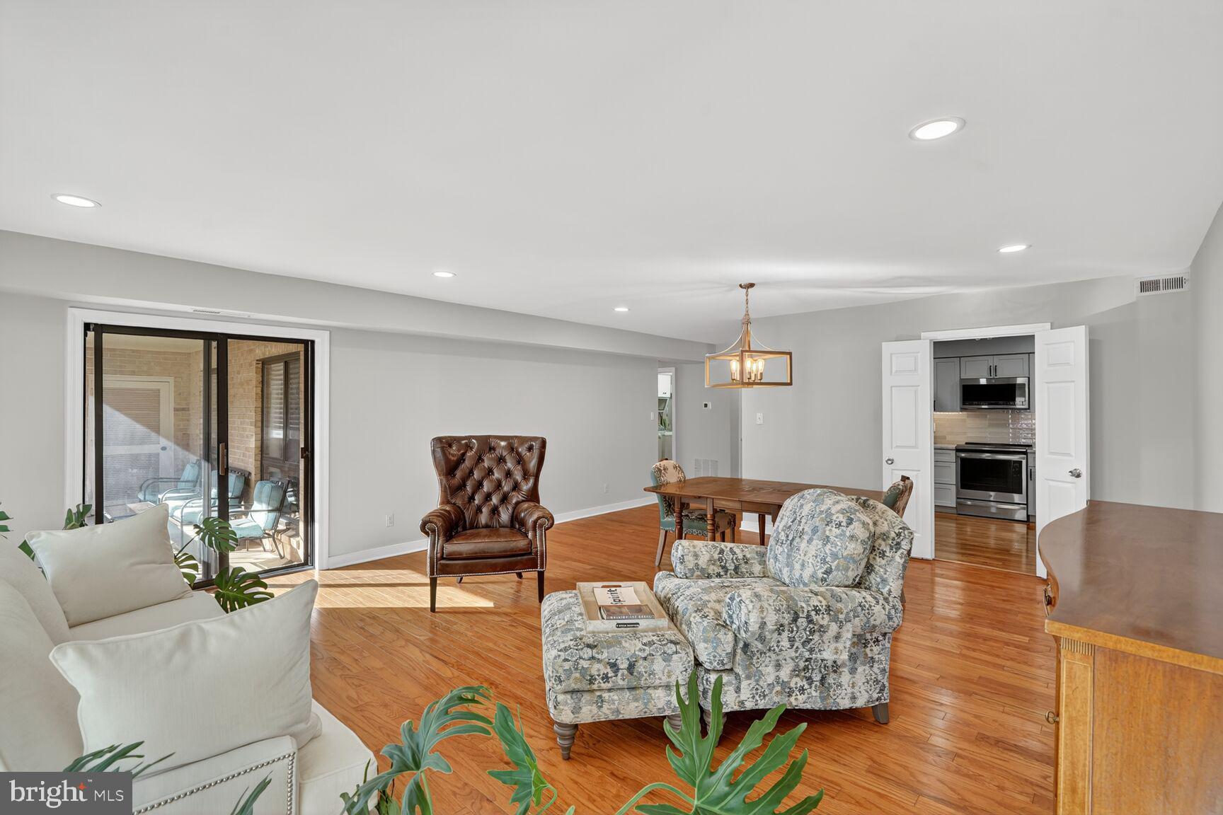 OLD GEORGETOWN VILLAGE - Residential