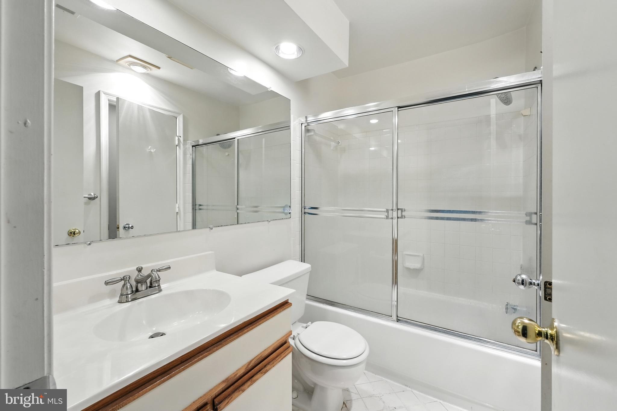 3301 SIR THOMAS DRIVE 6-B-22