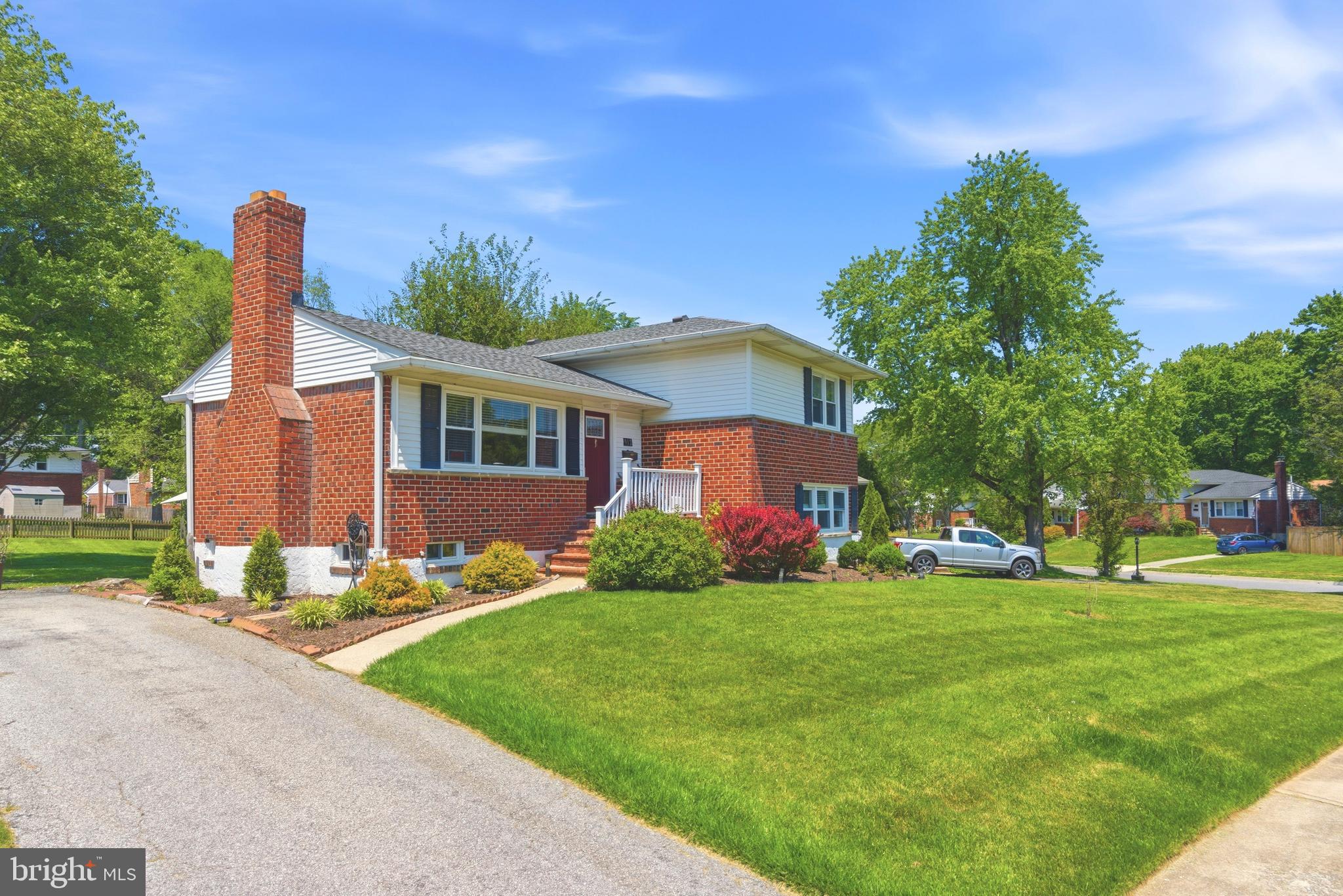 912 SHELLEY ROAD