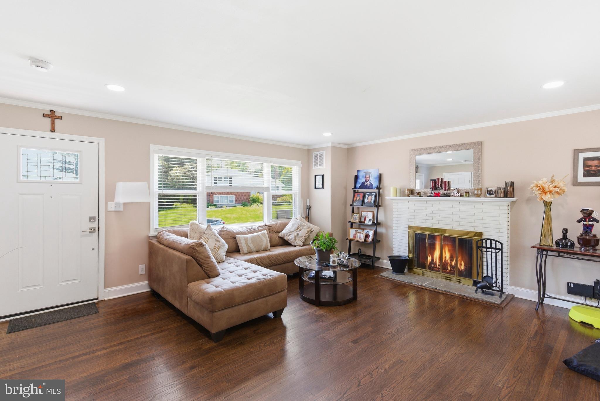 912 SHELLEY ROAD