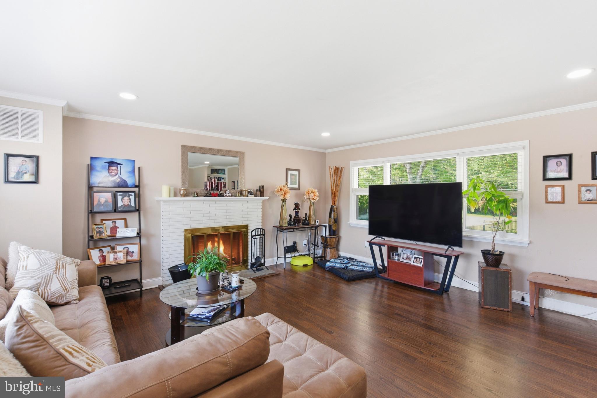 912 SHELLEY ROAD