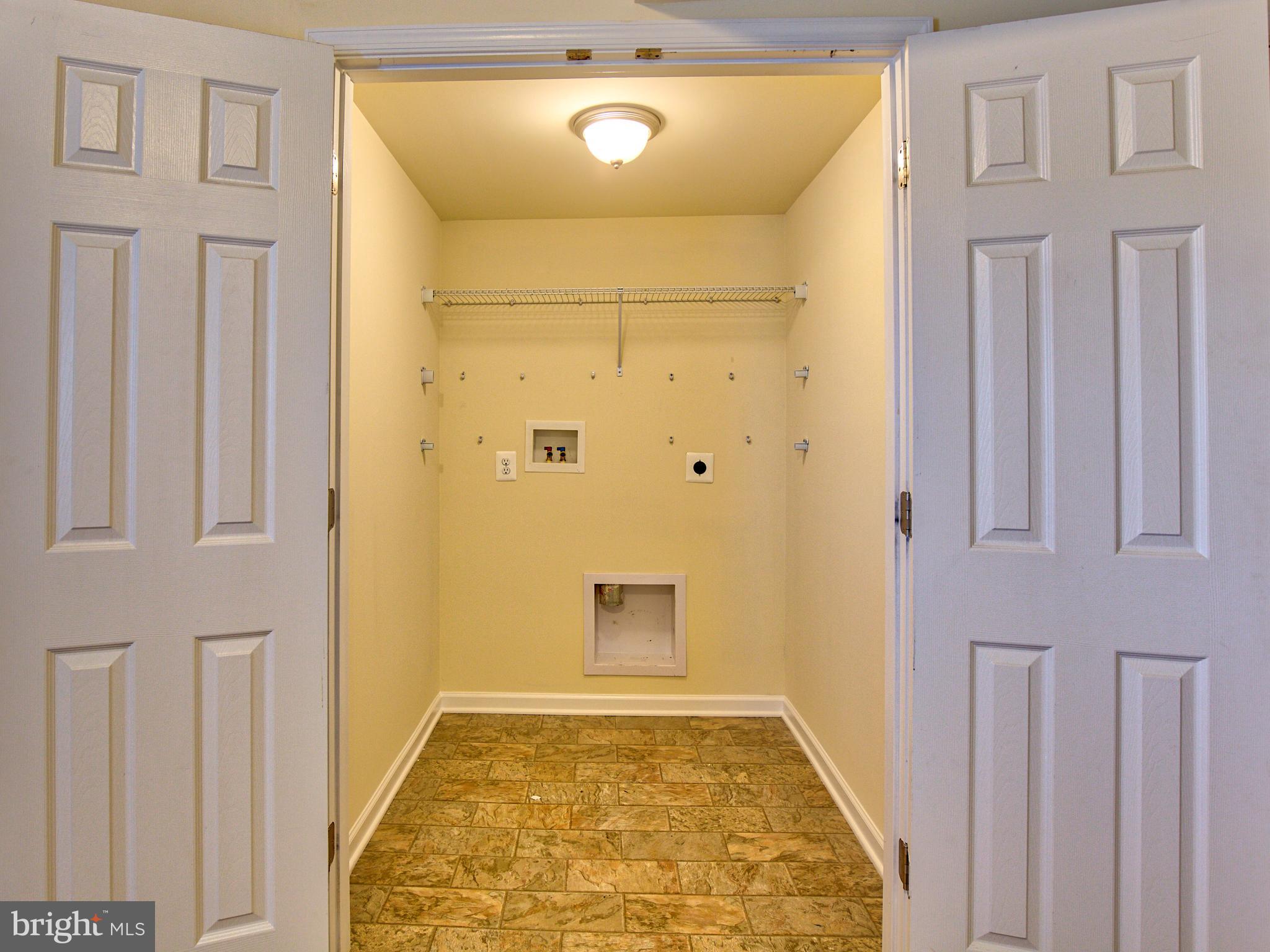 LAKELAND PLACE - Residential