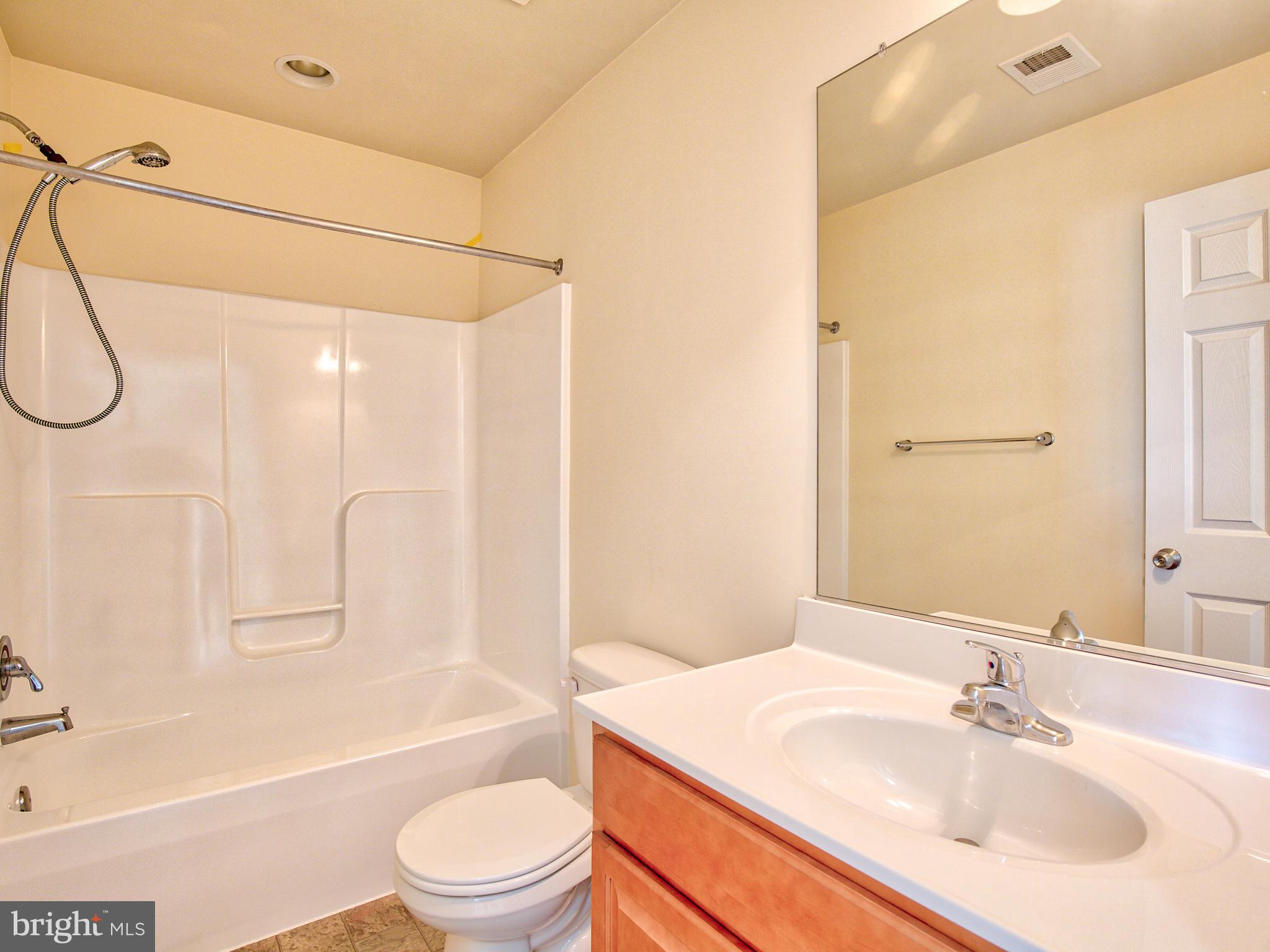 LAKELAND PLACE - Residential