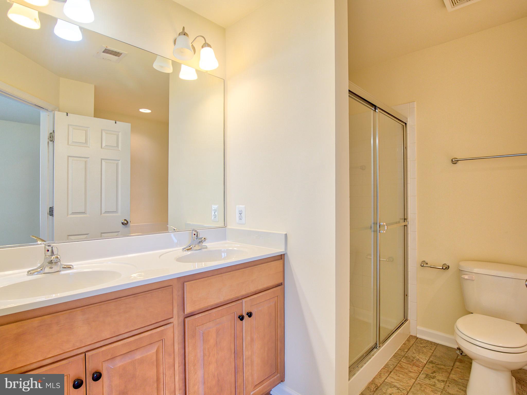 LAKELAND PLACE - Residential