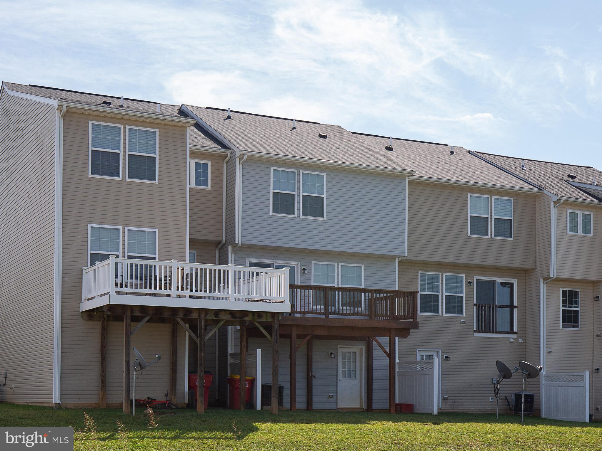 LAKELAND PLACE - Residential