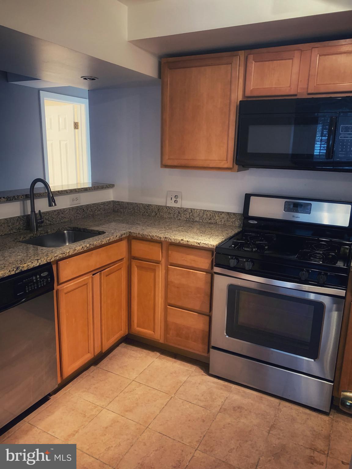 MARKHAM VIEW CONDOMINIUMS - Residential Lease