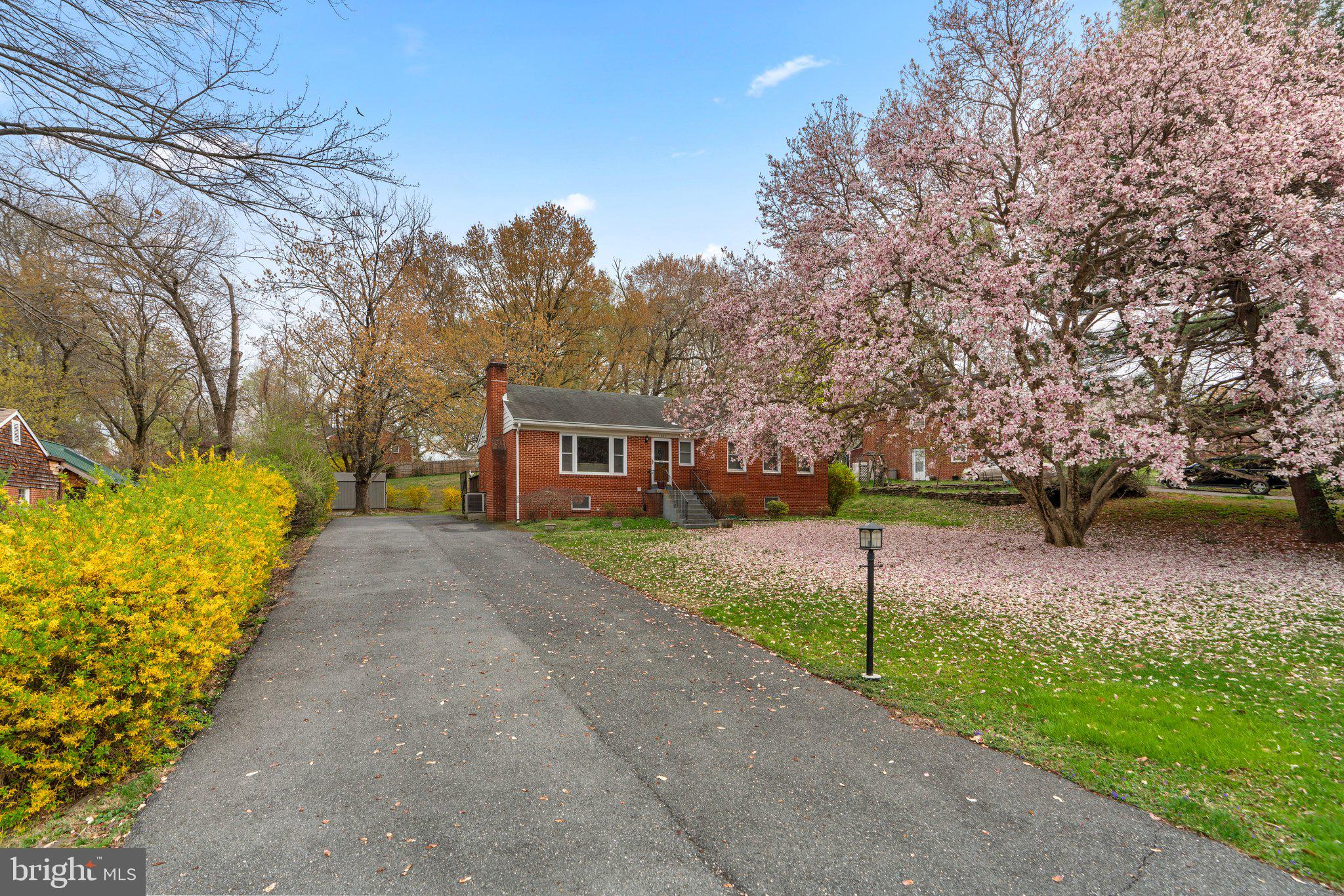 1305 MAGNOLIA ROAD