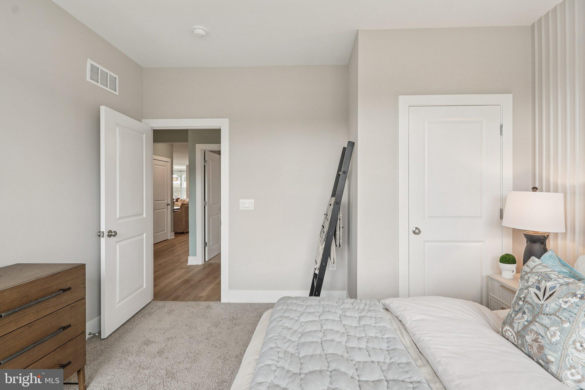 WILLOW RUN - Residential