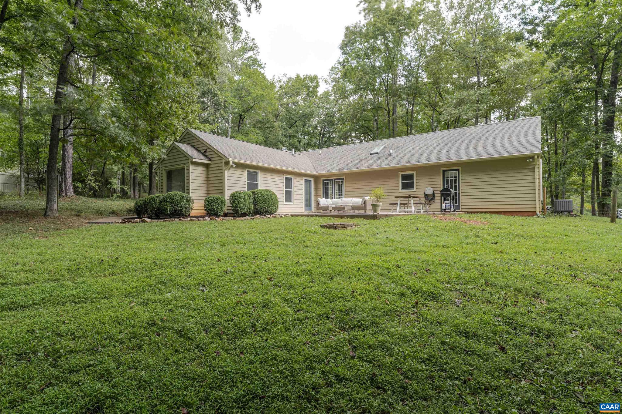 860 BUCKHORN TRL