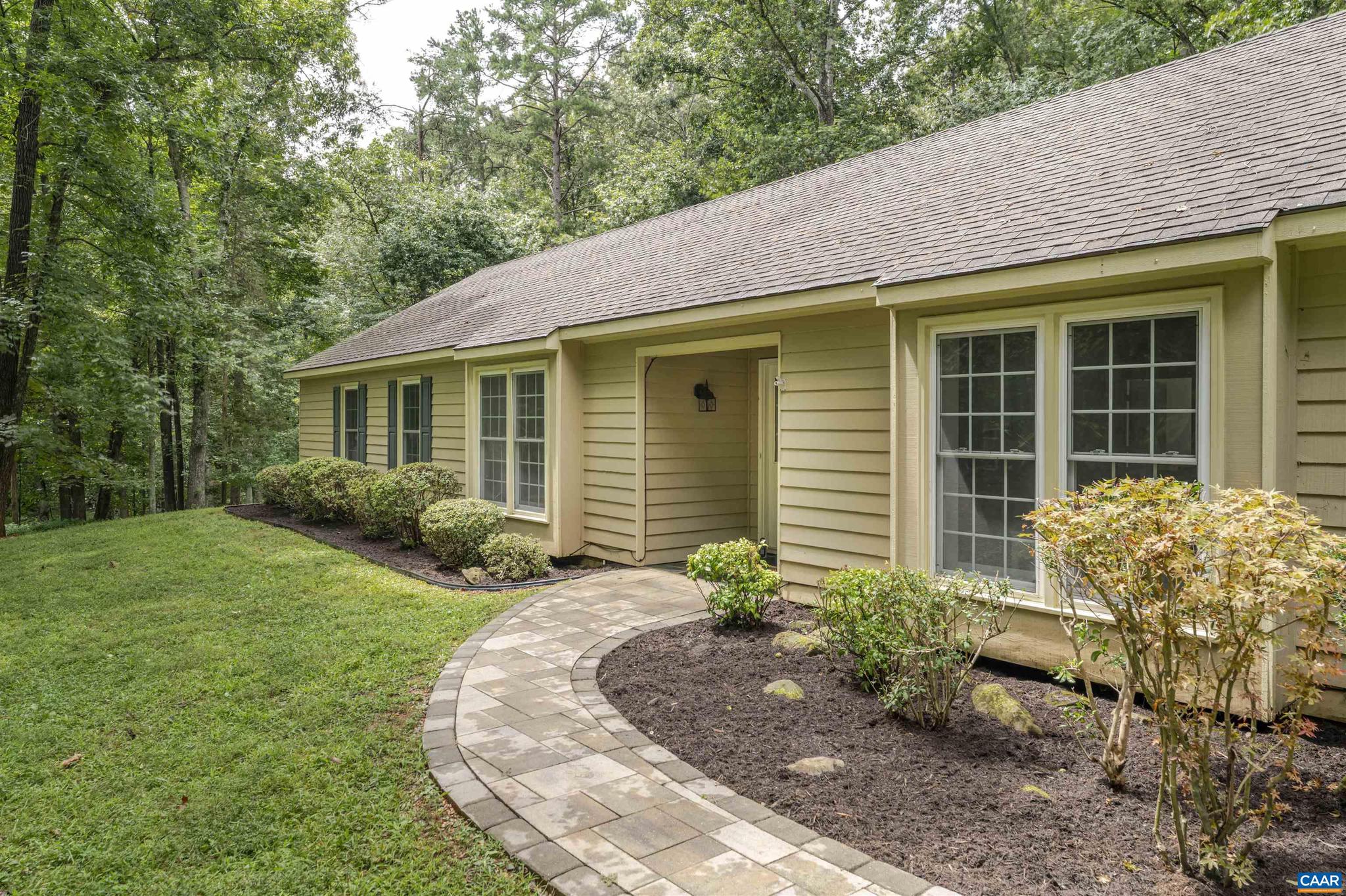 860 BUCKHORN TRL